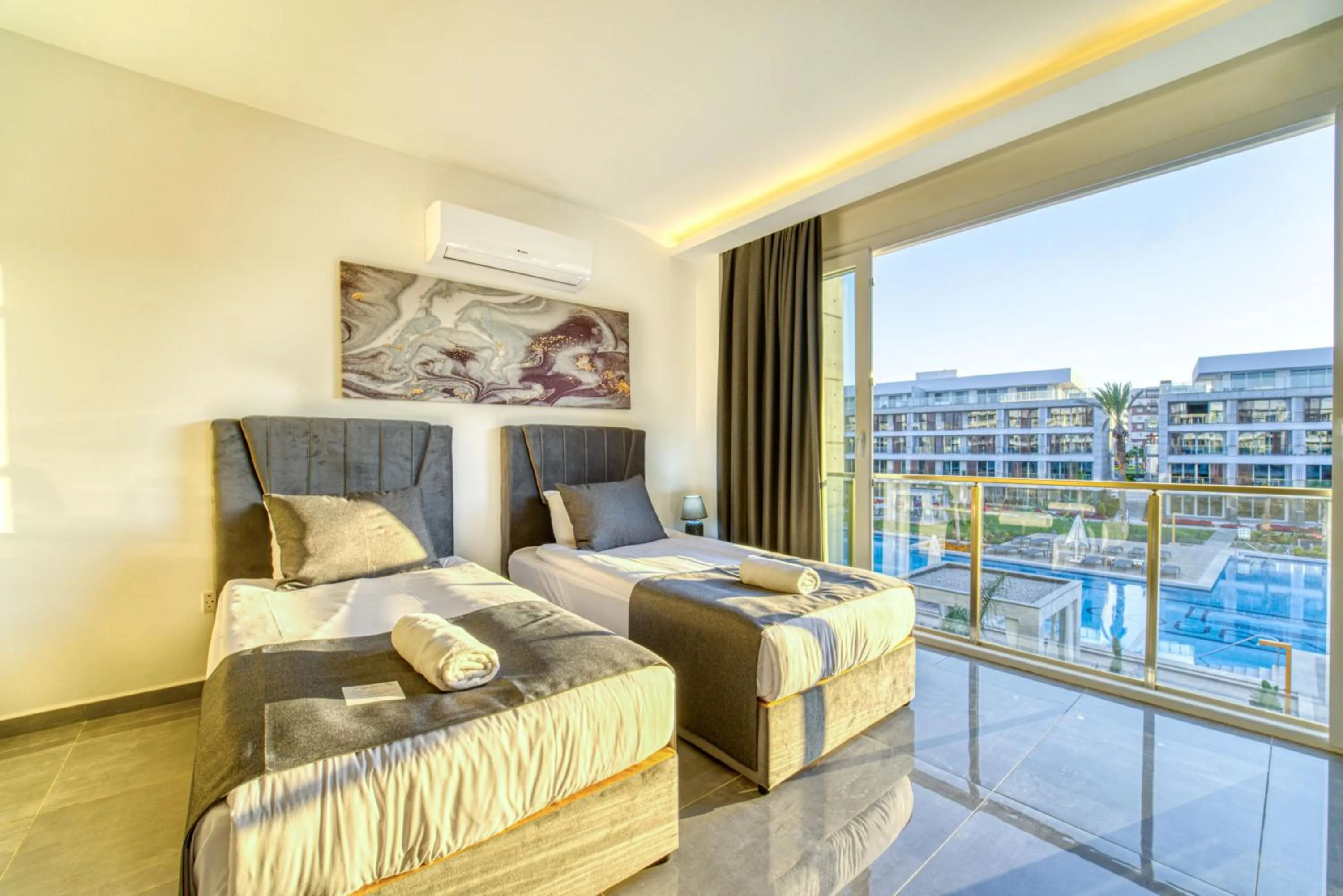 Bed in Courtyard Long Beach Holiday Resort