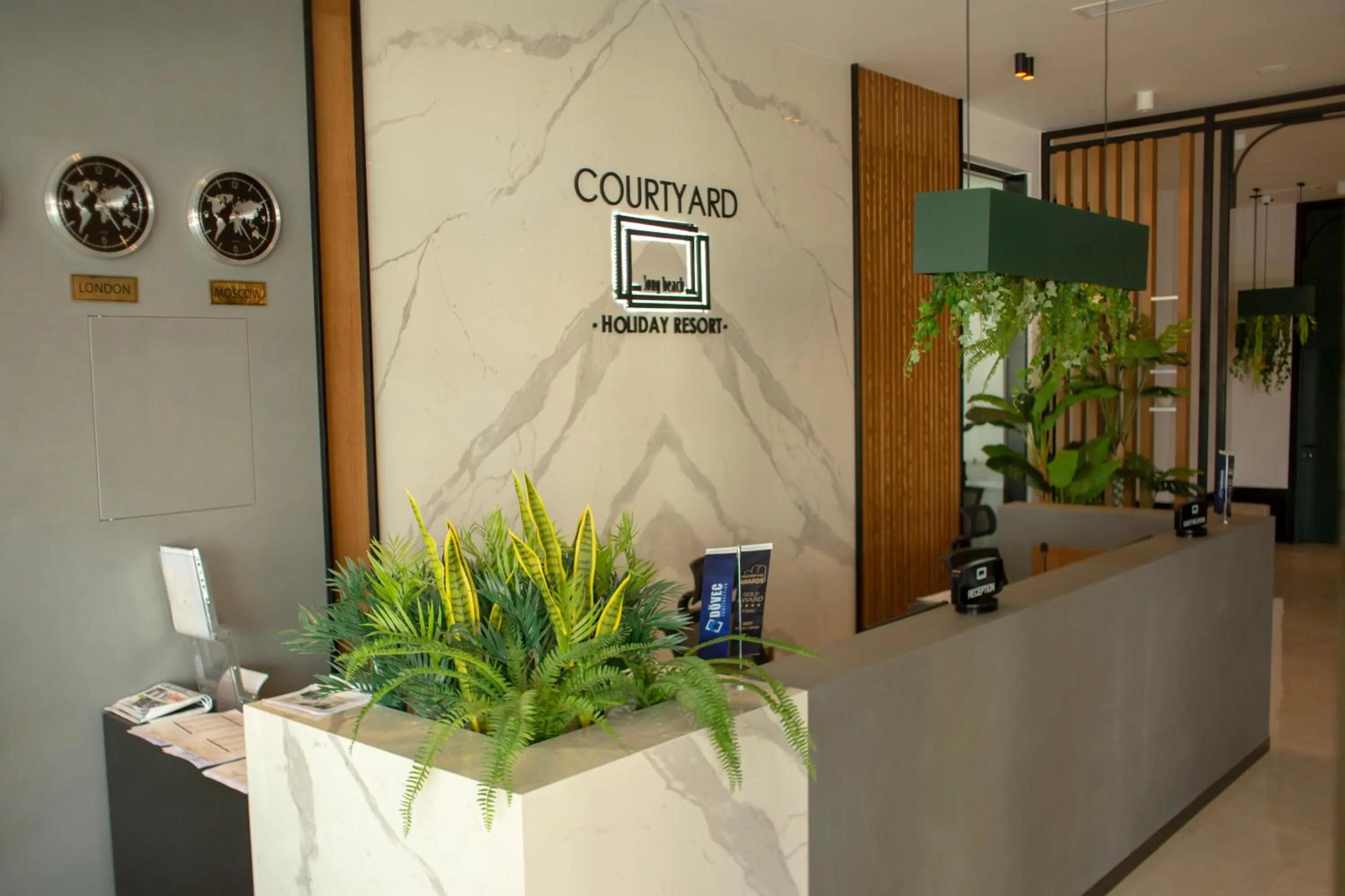 Lobby or reception in Courtyard Long Beach Holiday Resort