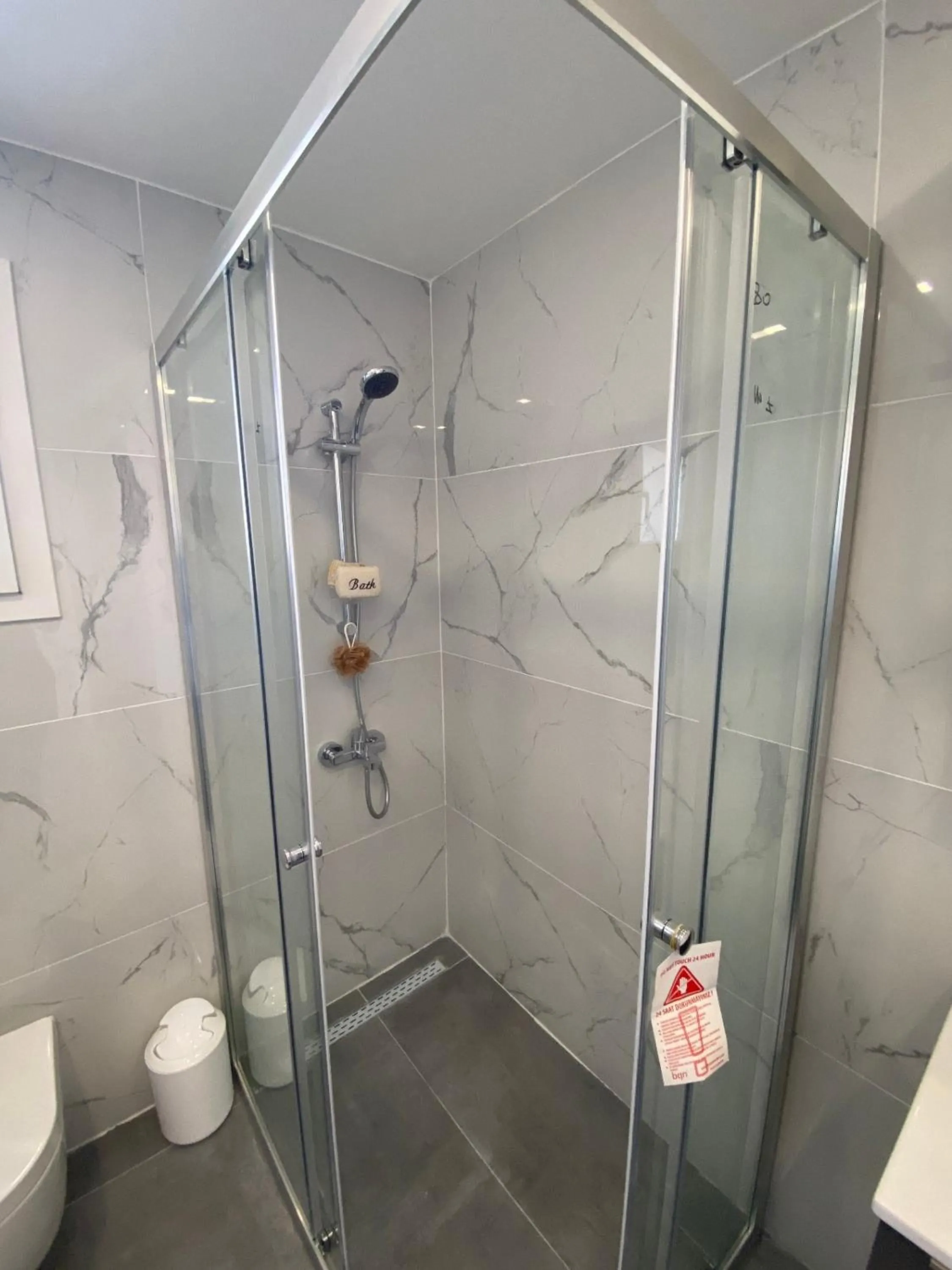 Bathroom in Courtyard Long Beach Holiday Resort