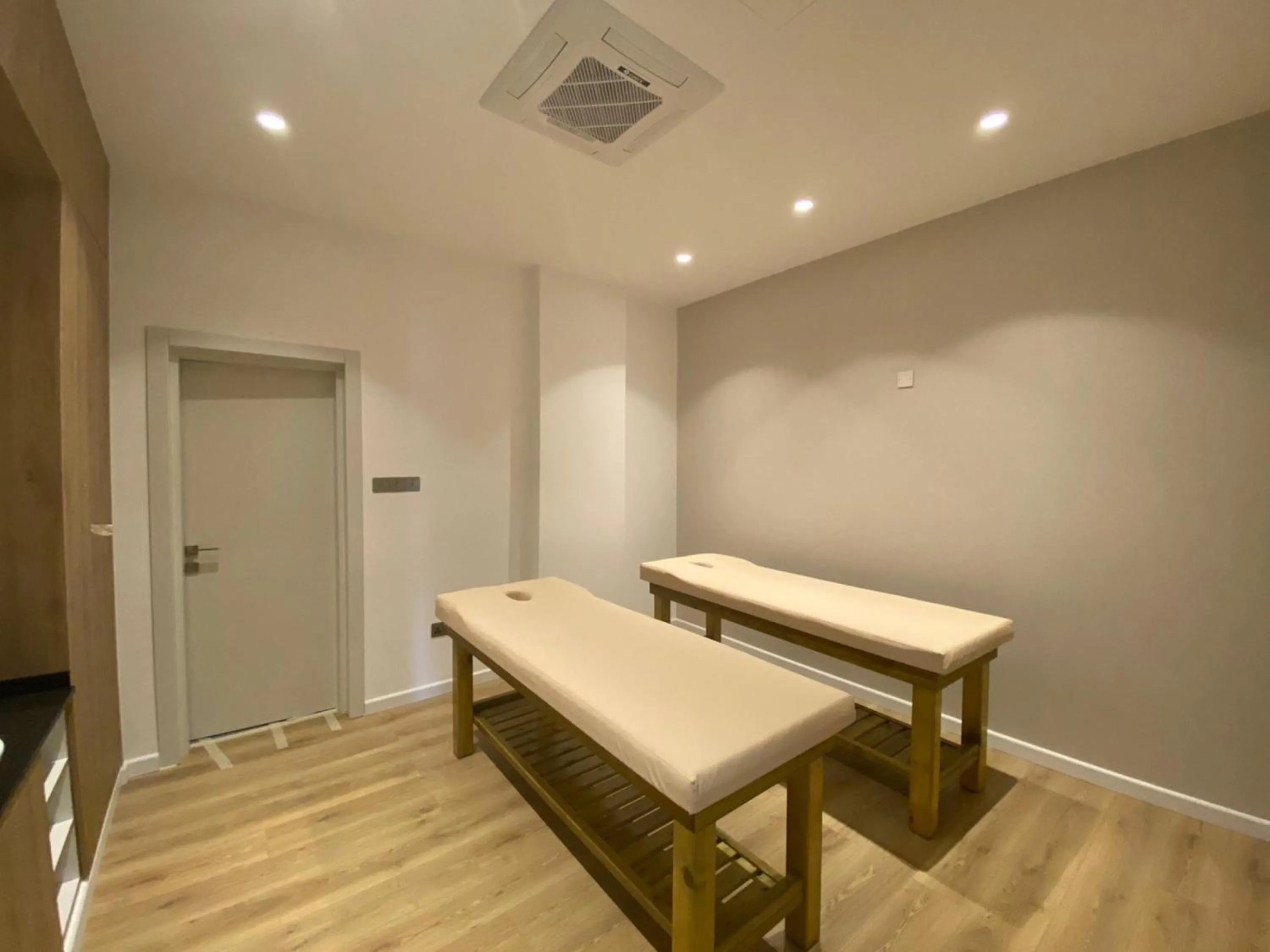 Massage in Courtyard Long Beach Holiday Resort