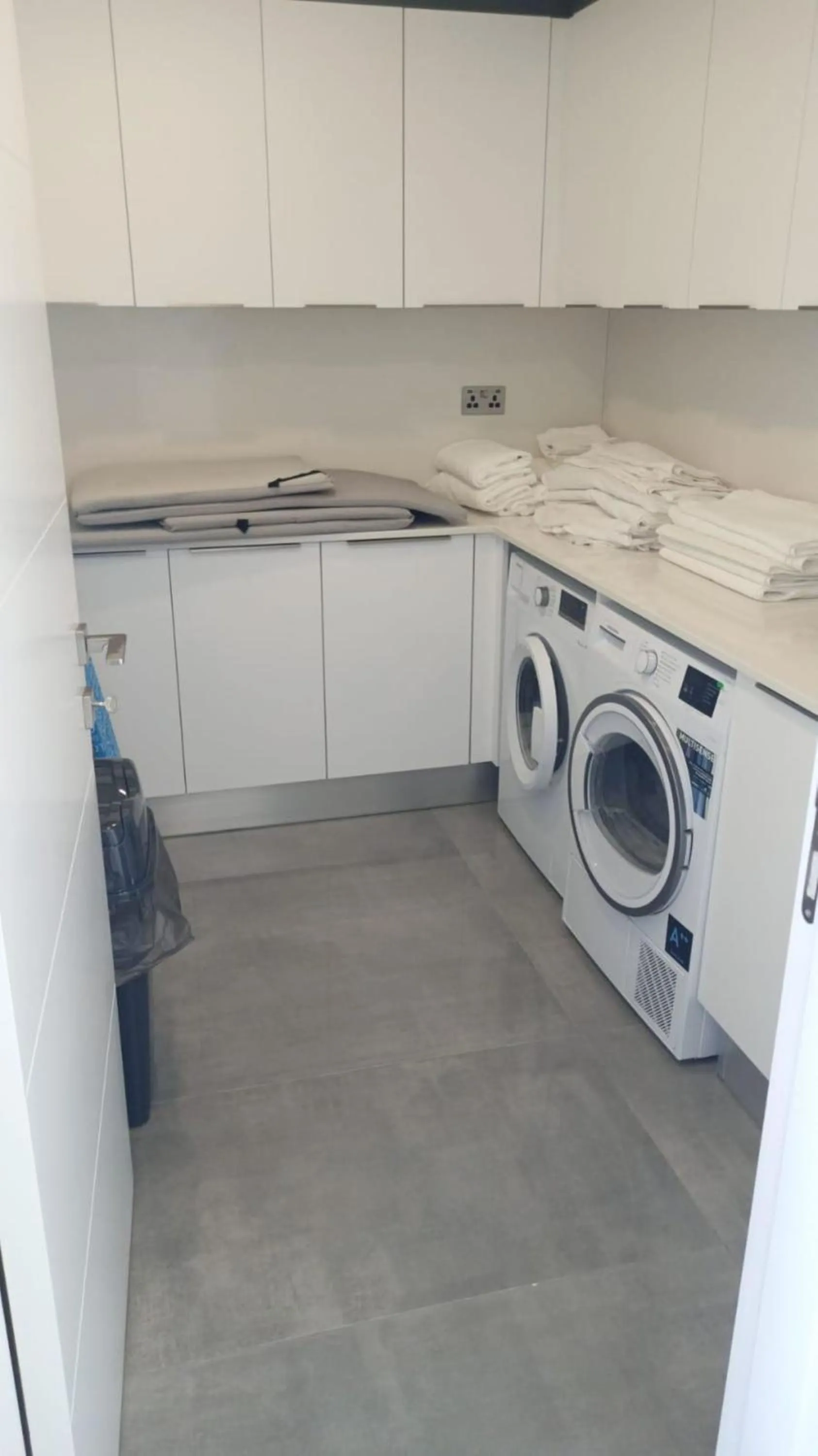 washing machine in Courtyard Long Beach Holiday Resort