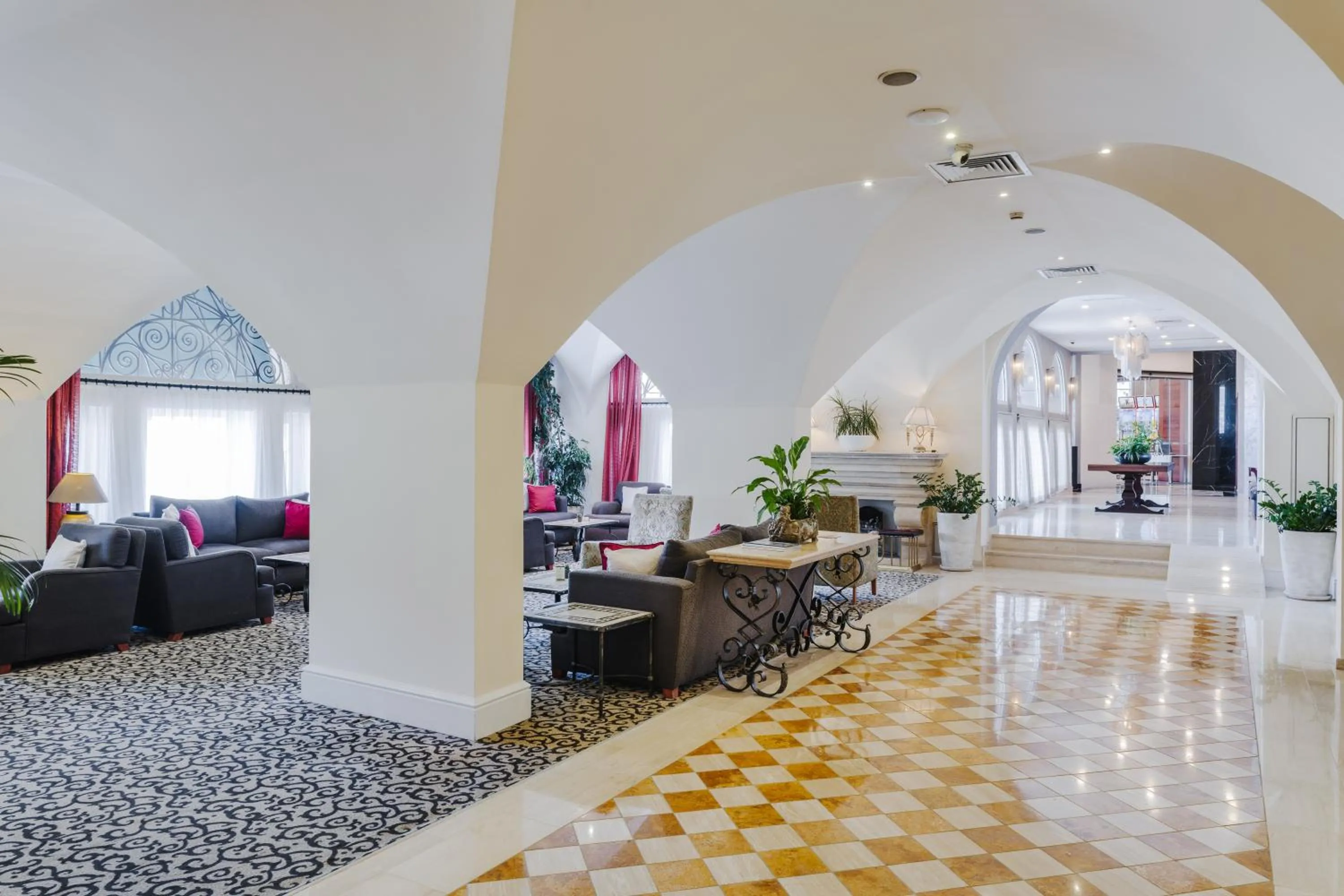 flat iron in The Arkin Colony Hotel