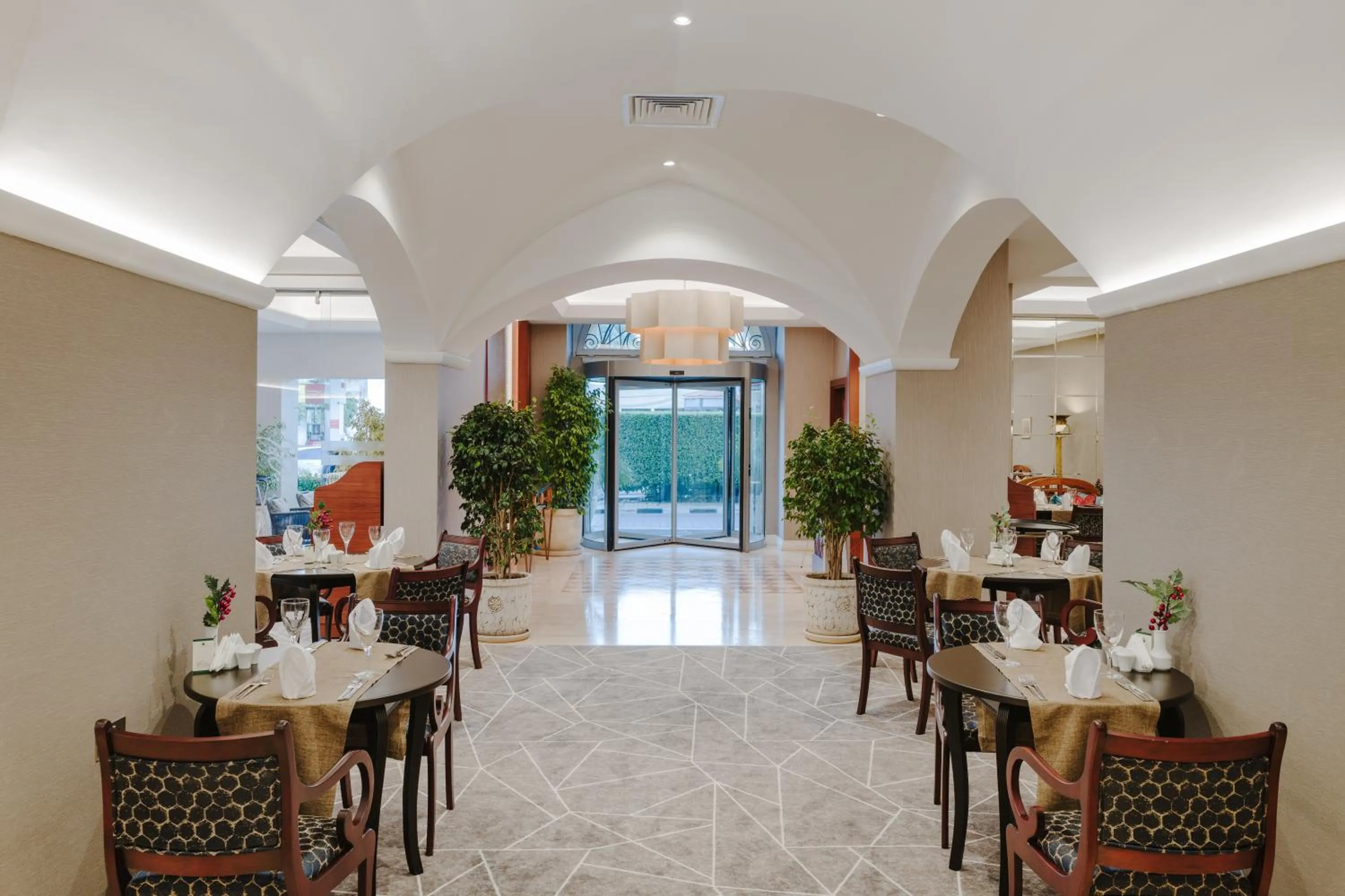 Restaurant/places to eat in The Arkin Colony Hotel