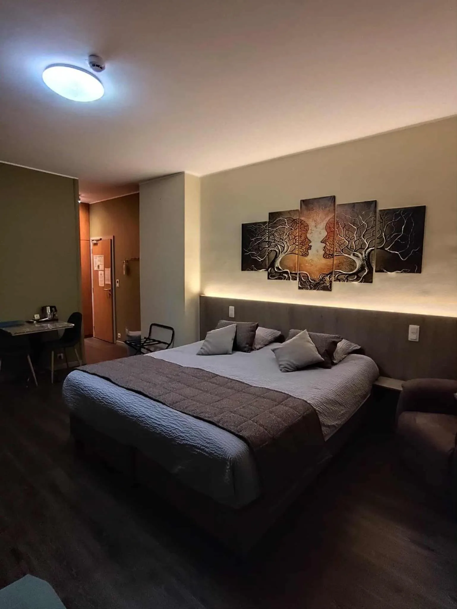 Bed in Hotel des Postes