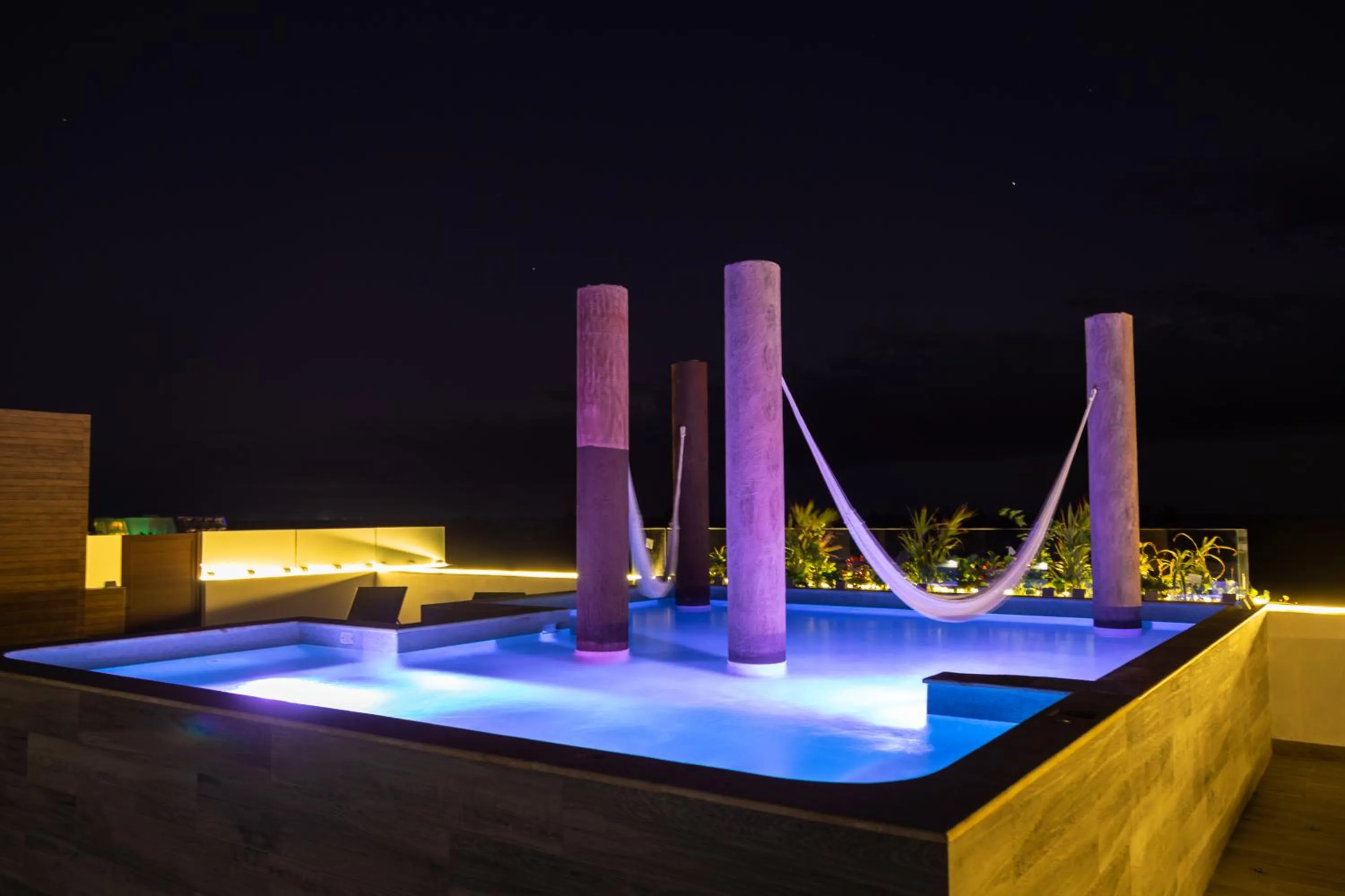 Night in Fabulous & Exclusive Apartments With Sea View Pool BBQ Garden