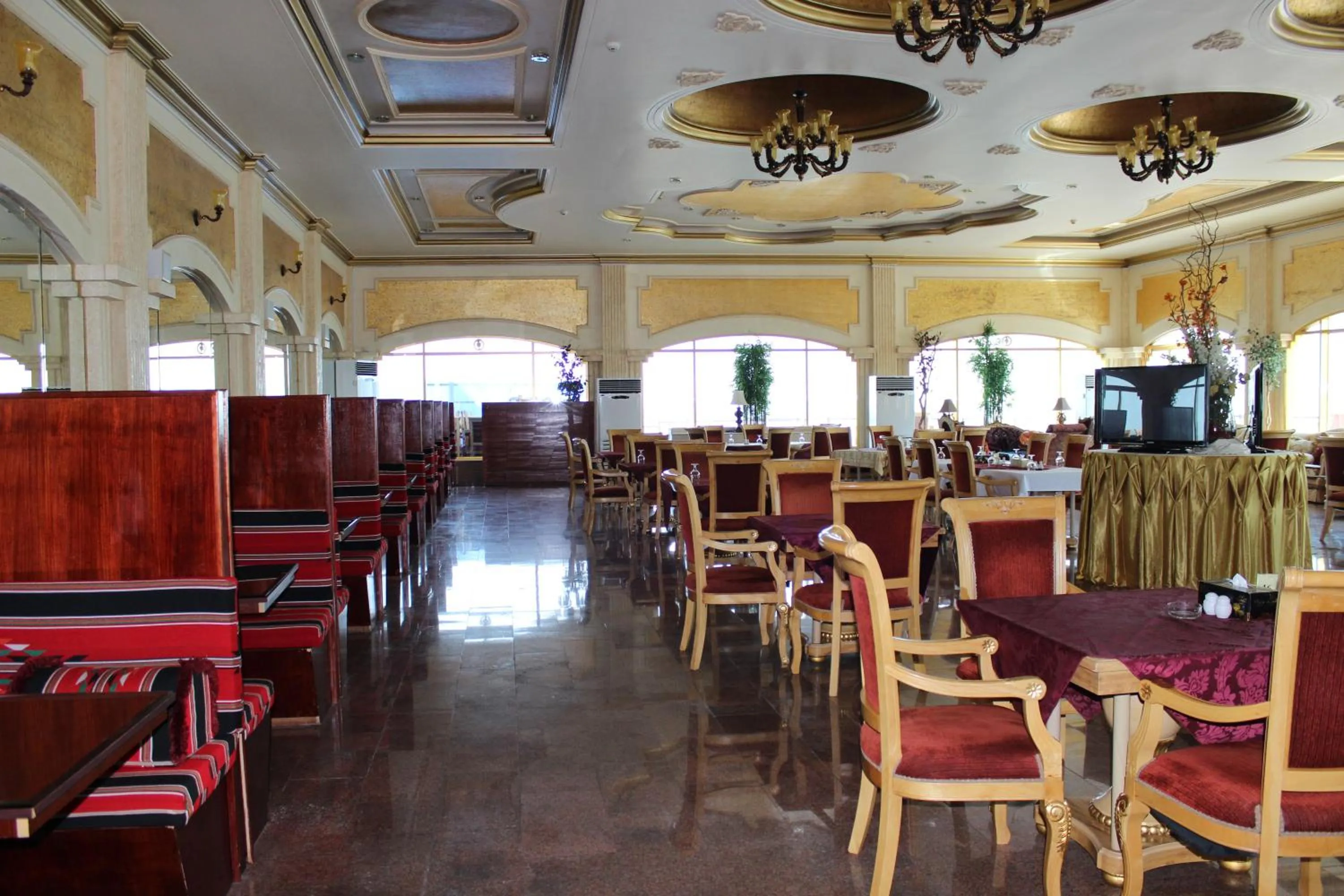 Restaurant/places to eat in Tio Sea Resort