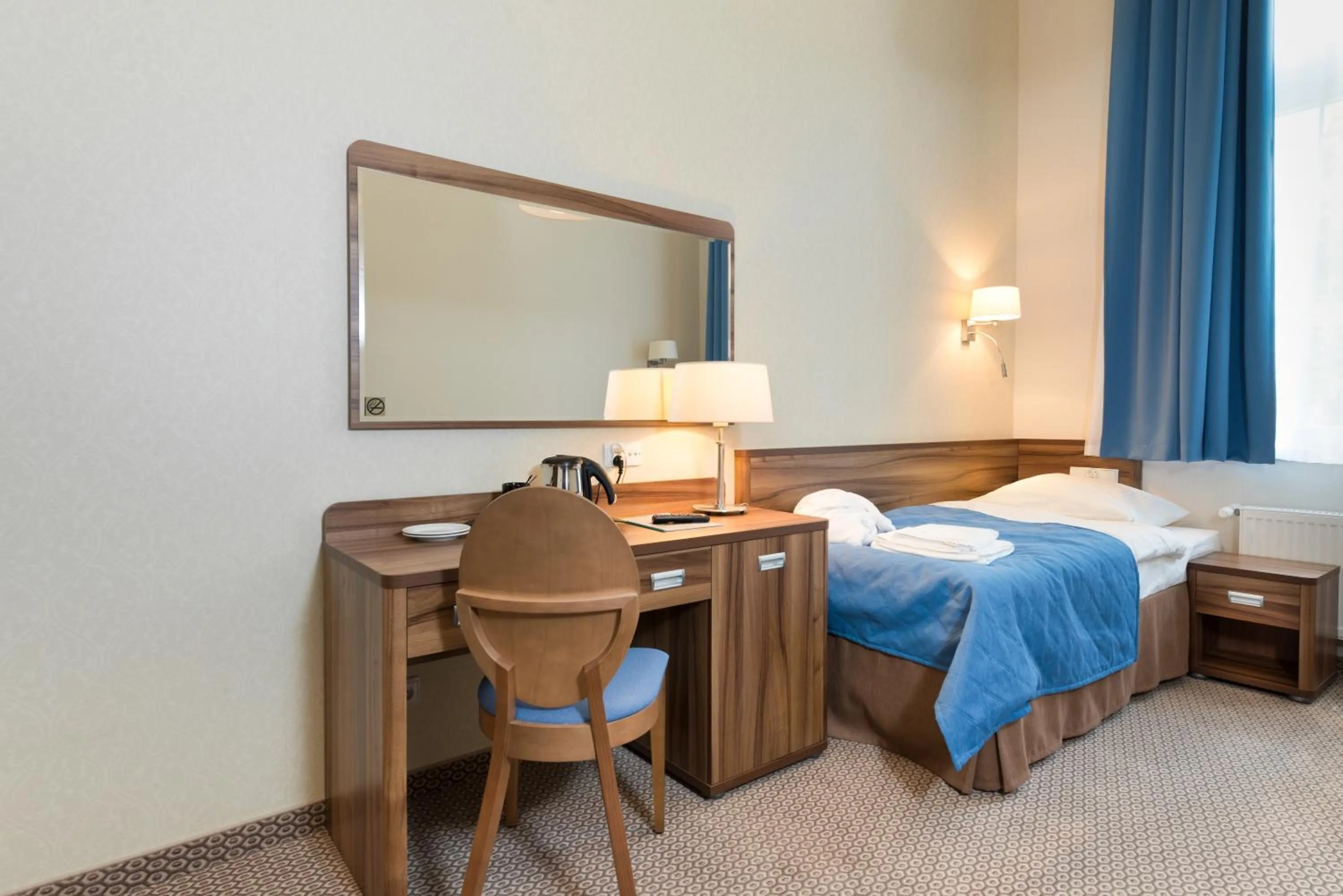 Photo of the whole room, Bed in Uzdrowisko Cieplice - Jelenia Góra - Pawilon Edward