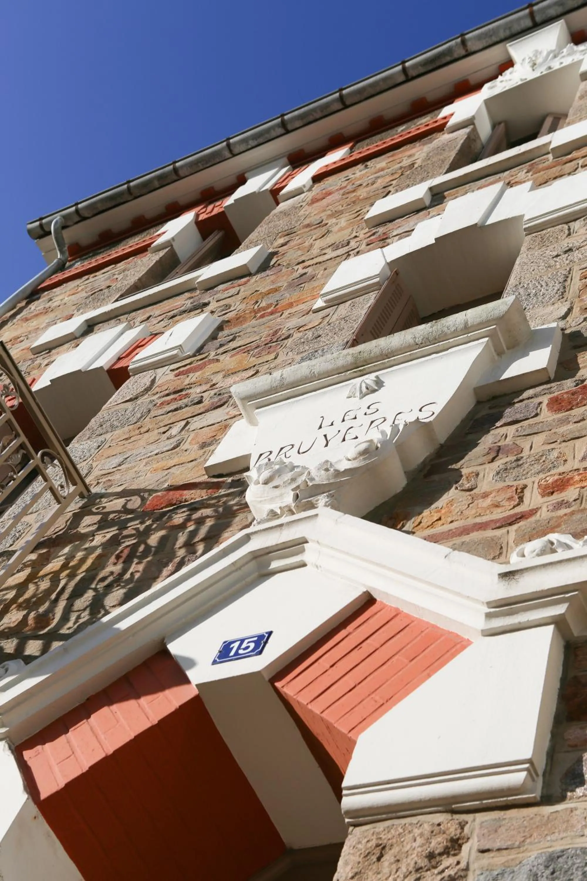 Property building in Les Bruyères