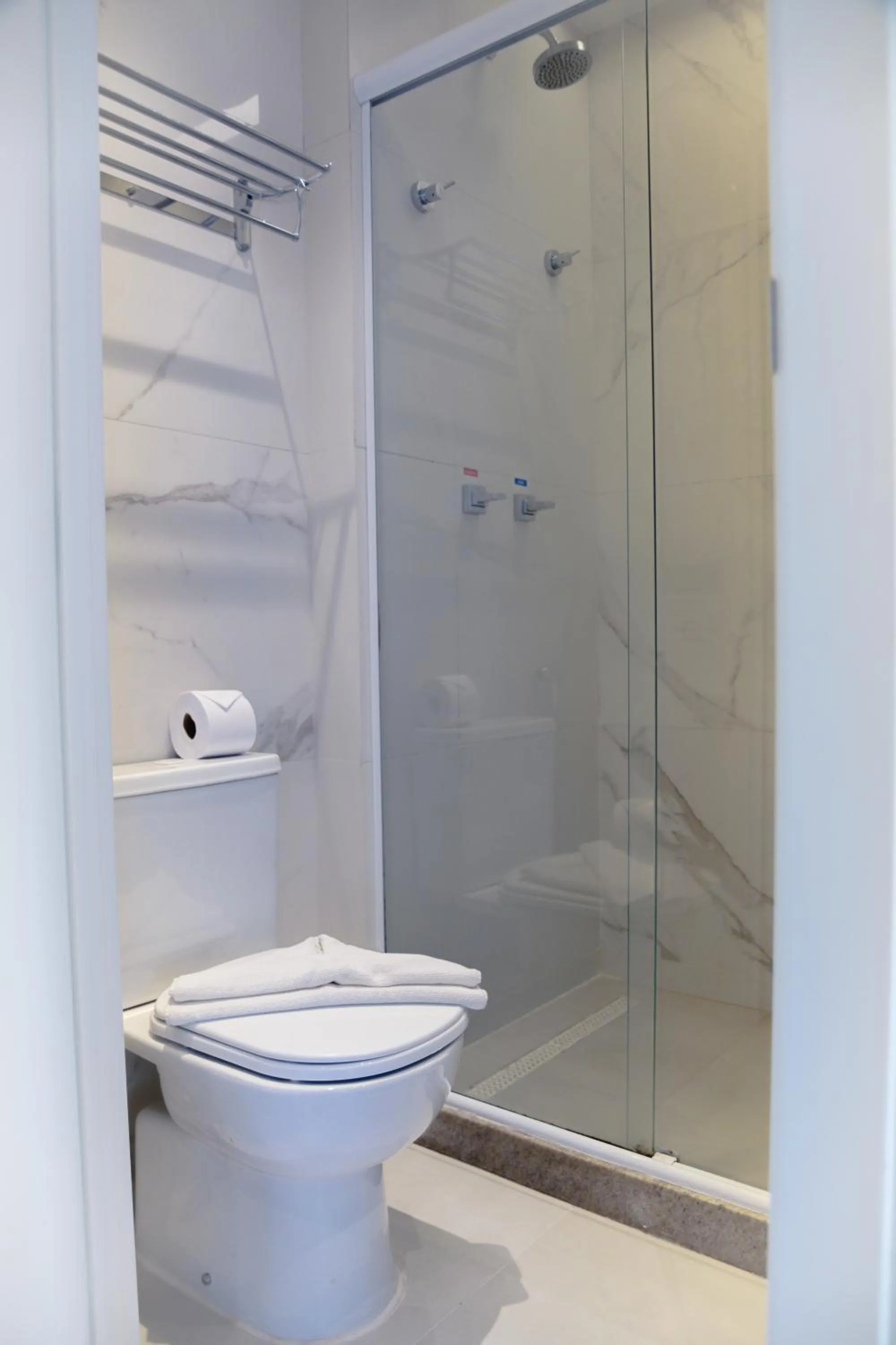 Shower in Hotel Água de Coco