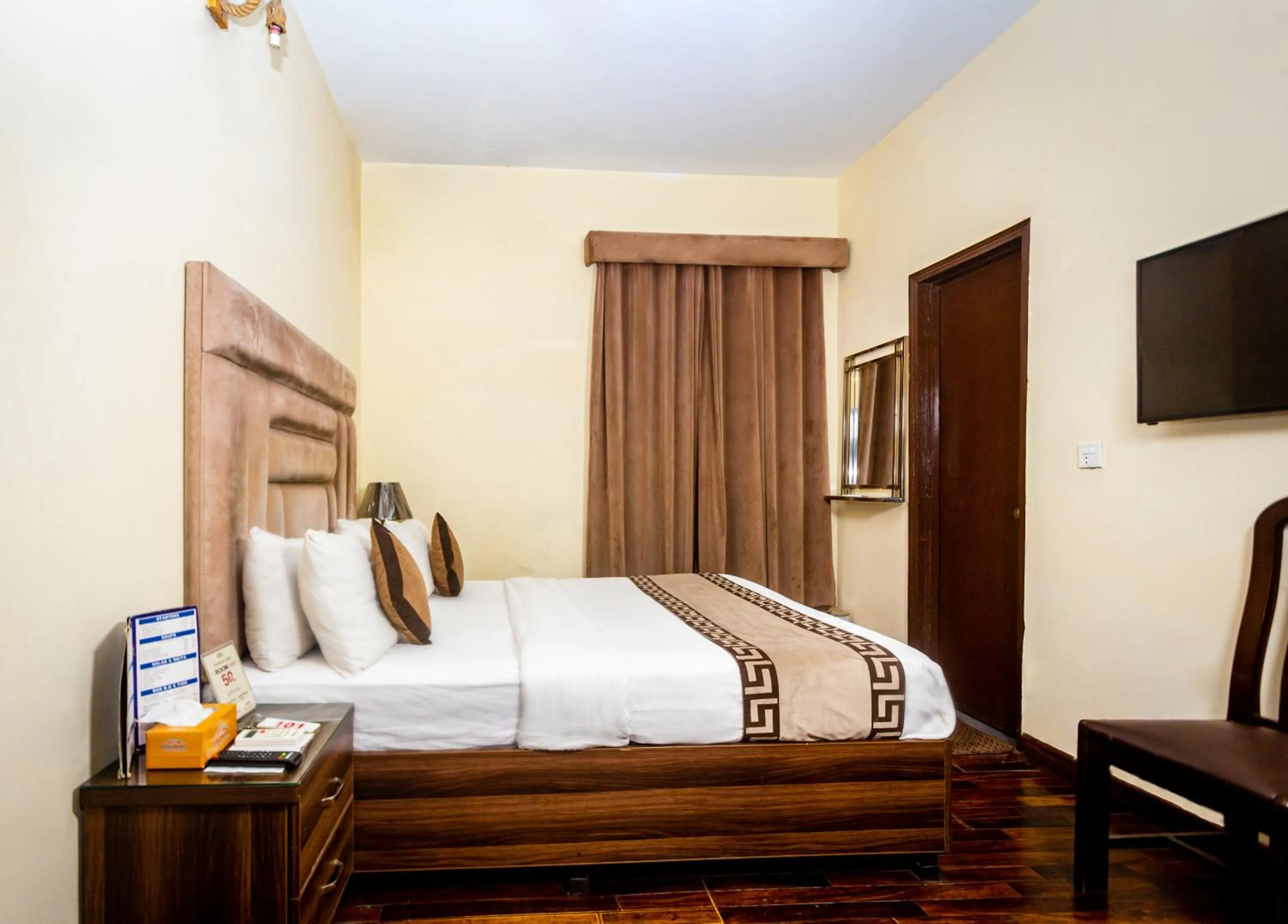 Bedroom, Bed in Rose Palace Hotel, Liberty