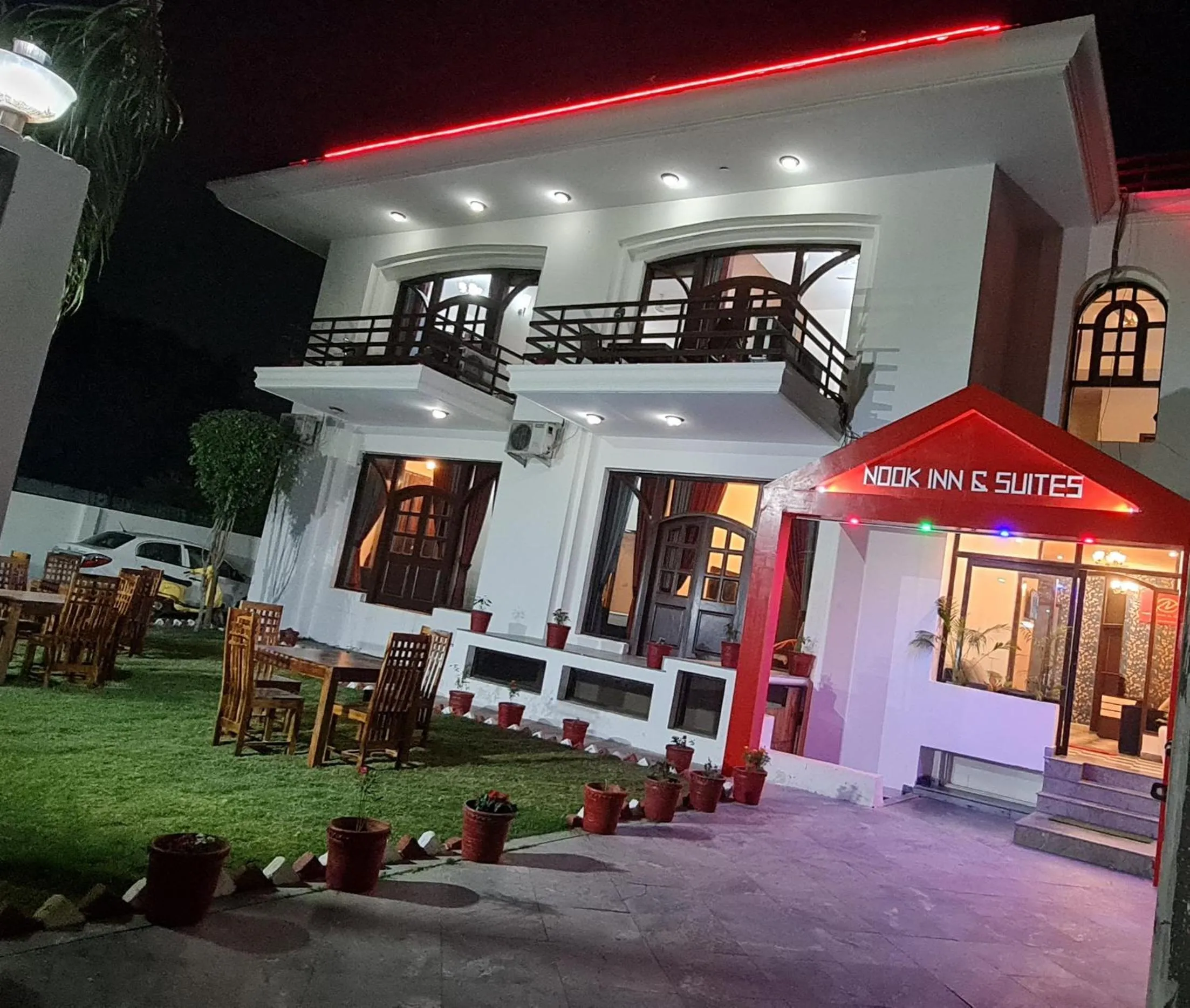 Nook Inn & Suites - MG ROAD METRO