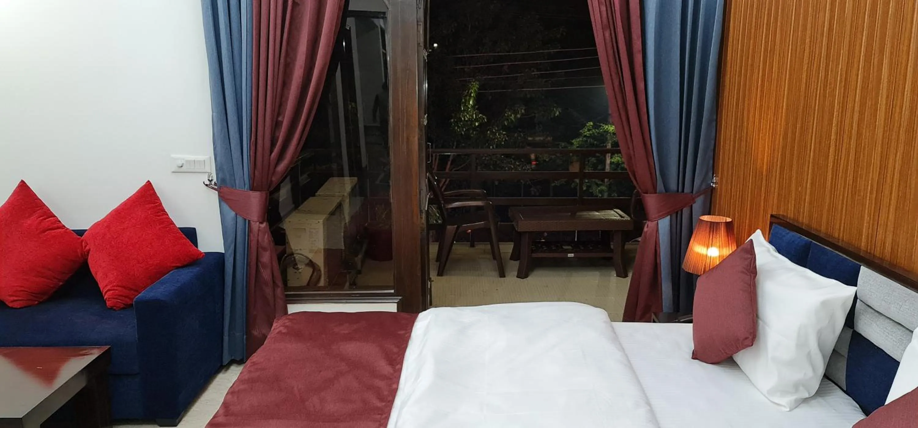 Bed in Nook Inn & Suites - MG ROAD METRO