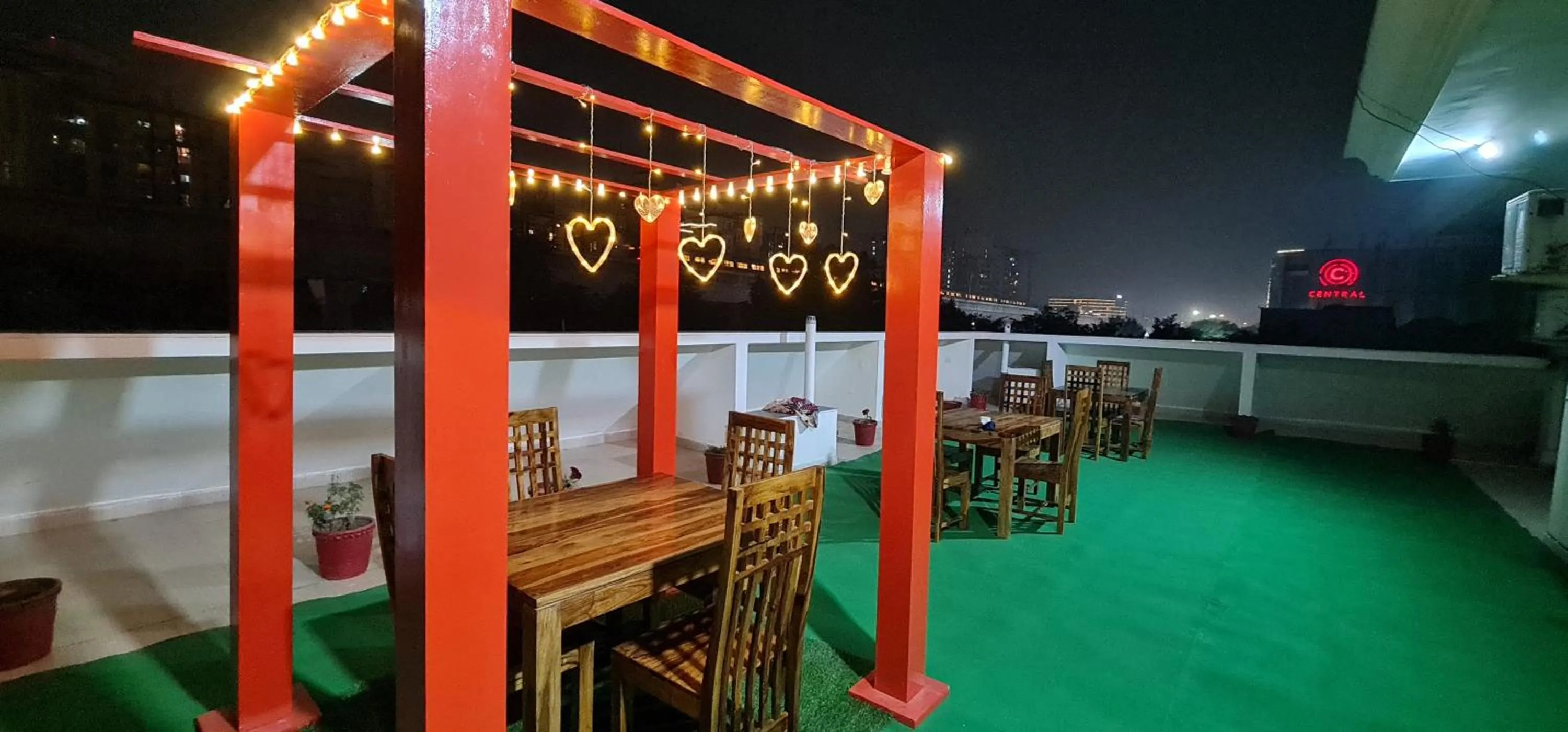 Nook Inn & Suites - MG ROAD METRO