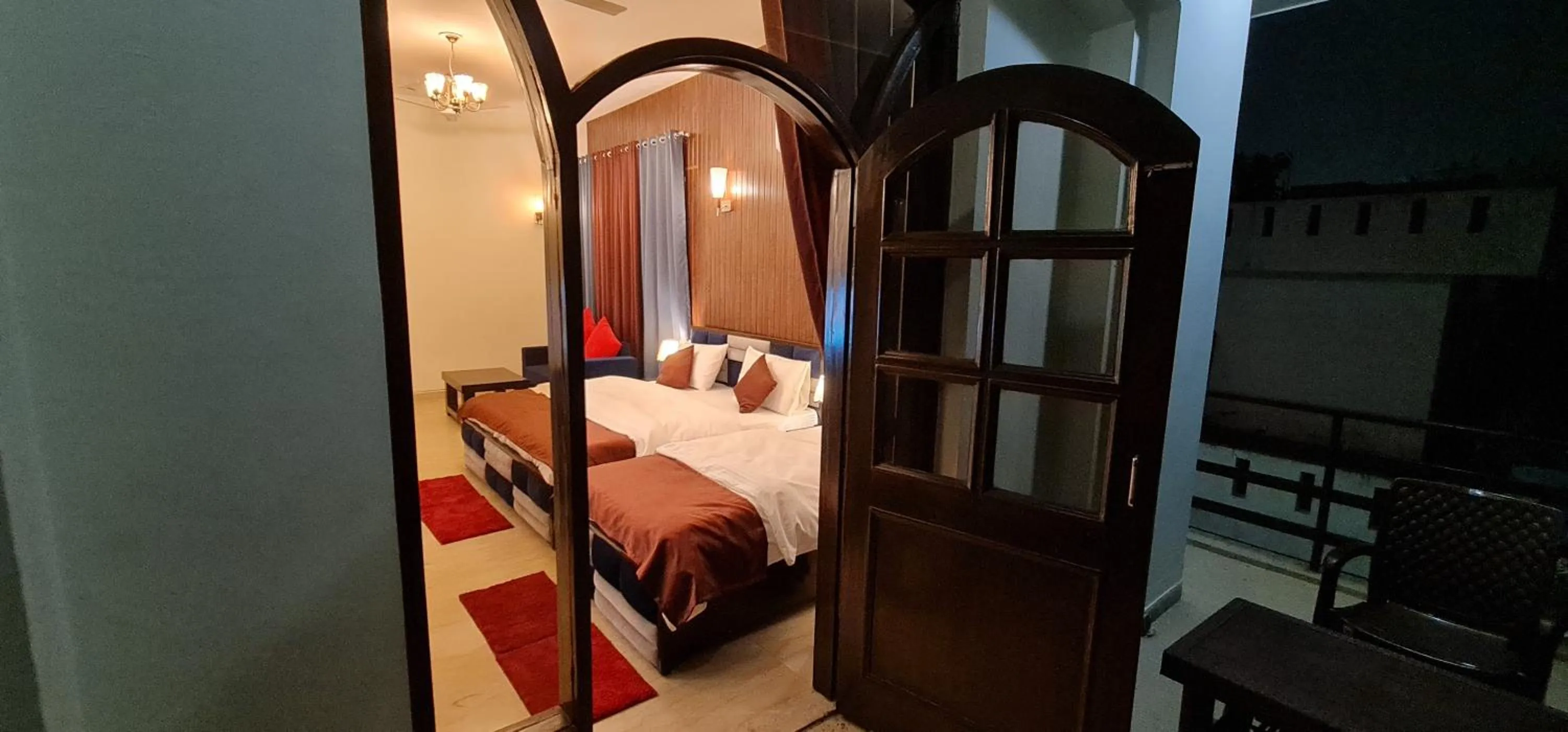 Bed in Nook Inn & Suites - MG ROAD METRO