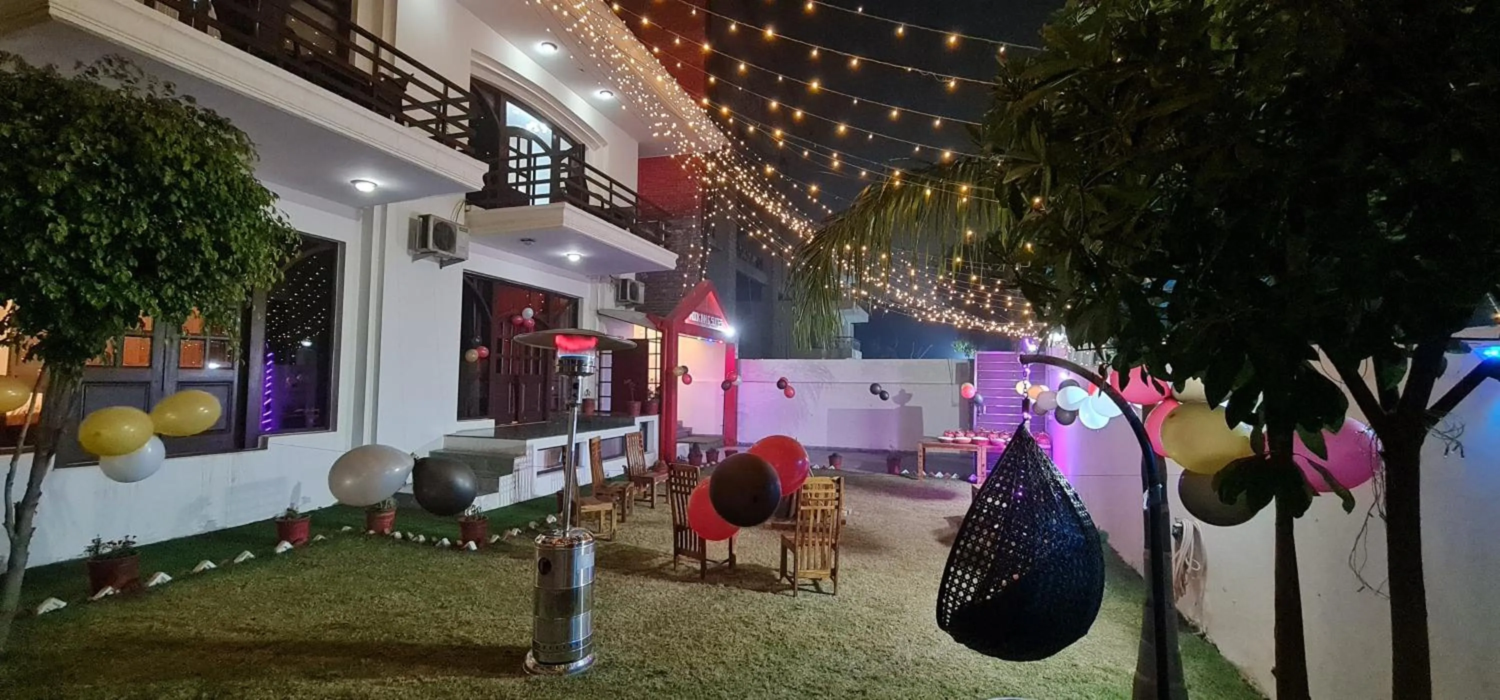 Nook Inn & Suites - MG ROAD METRO