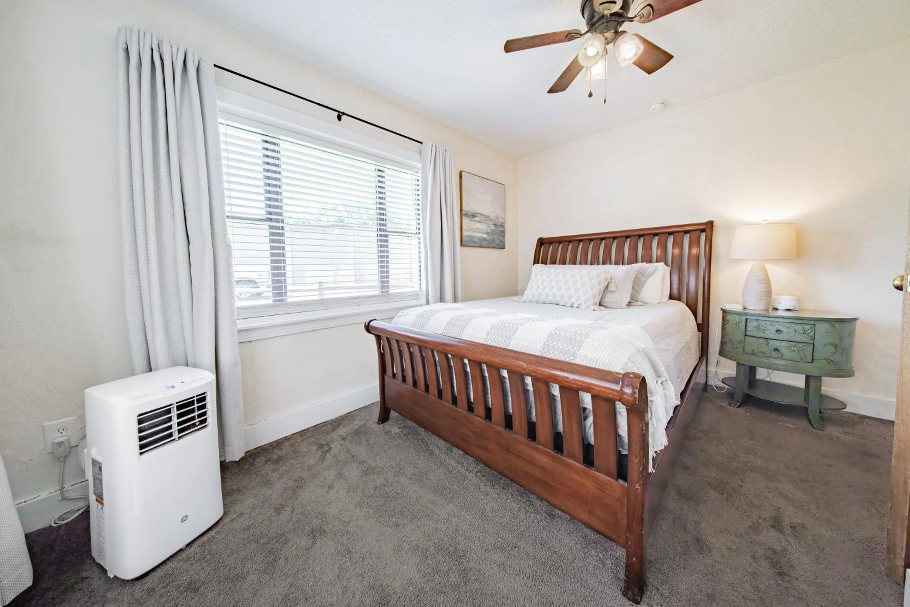 Bed in The Flats on Florida St - Super Comfy 2-Bedroom Apartments