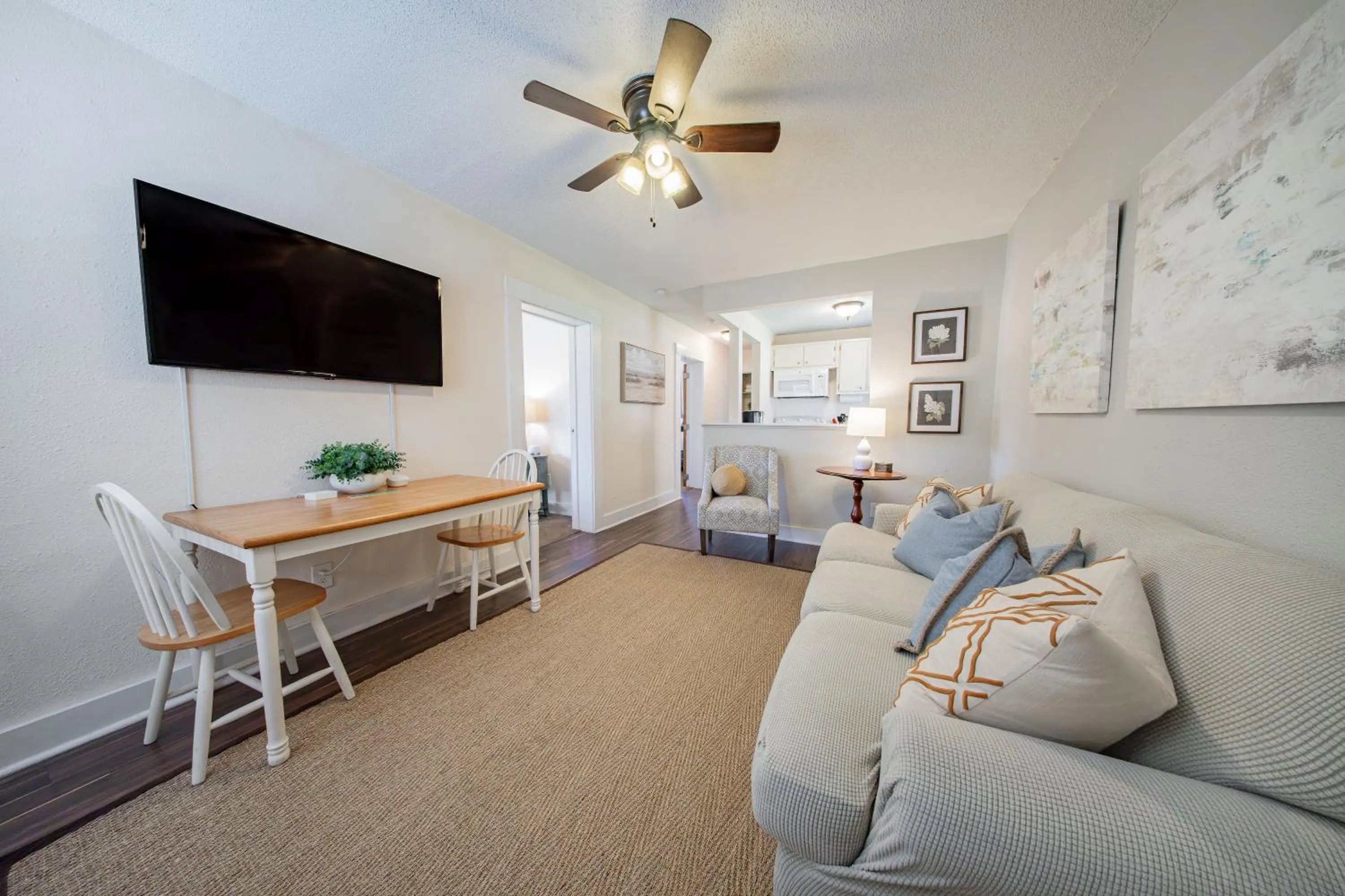 The Flats on Florida St - Super Comfy 2-Bedroom Apartments