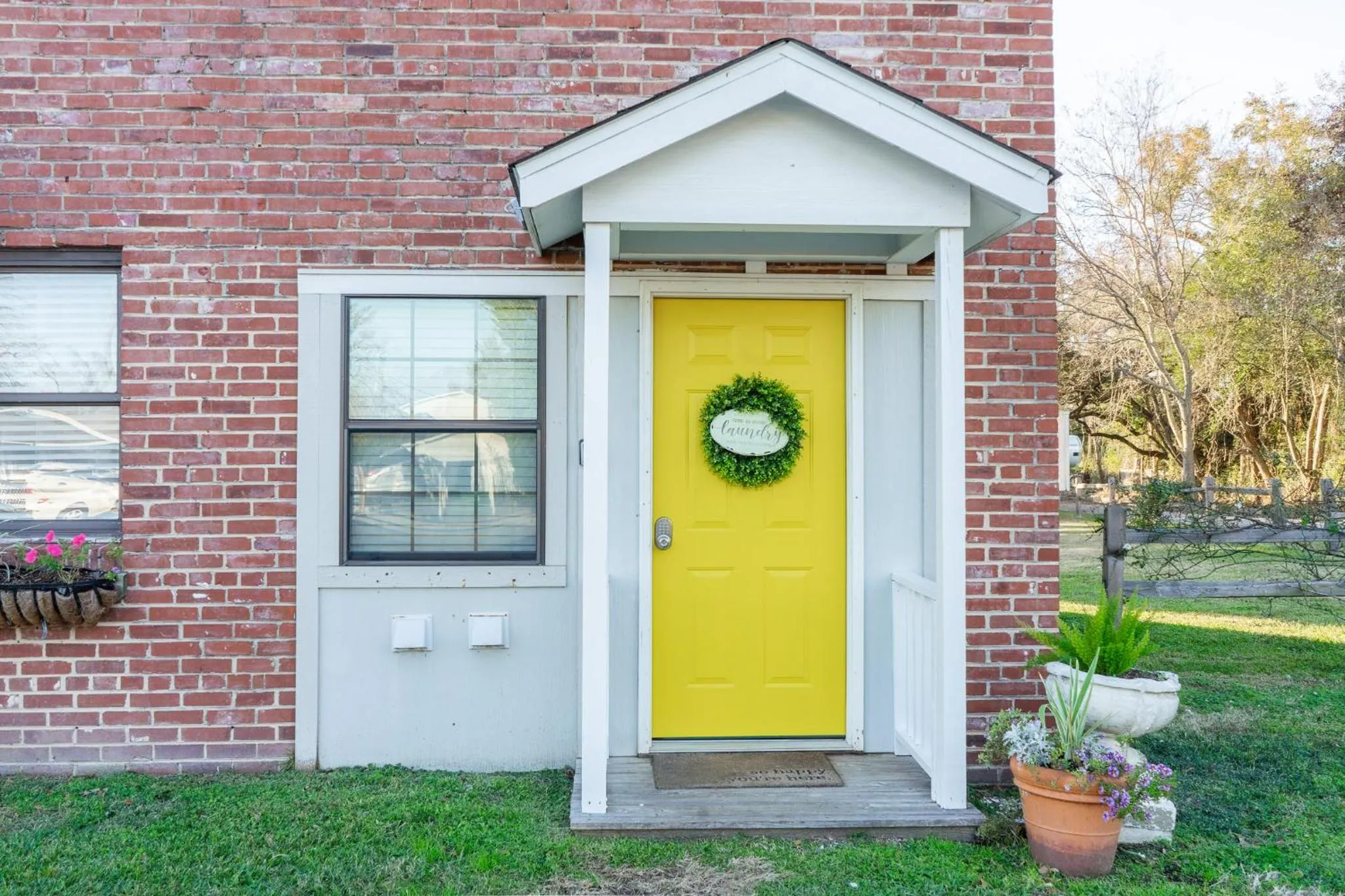 laundry in The Flats on Florida St - Super Comfy 2-Bedroom Apartments