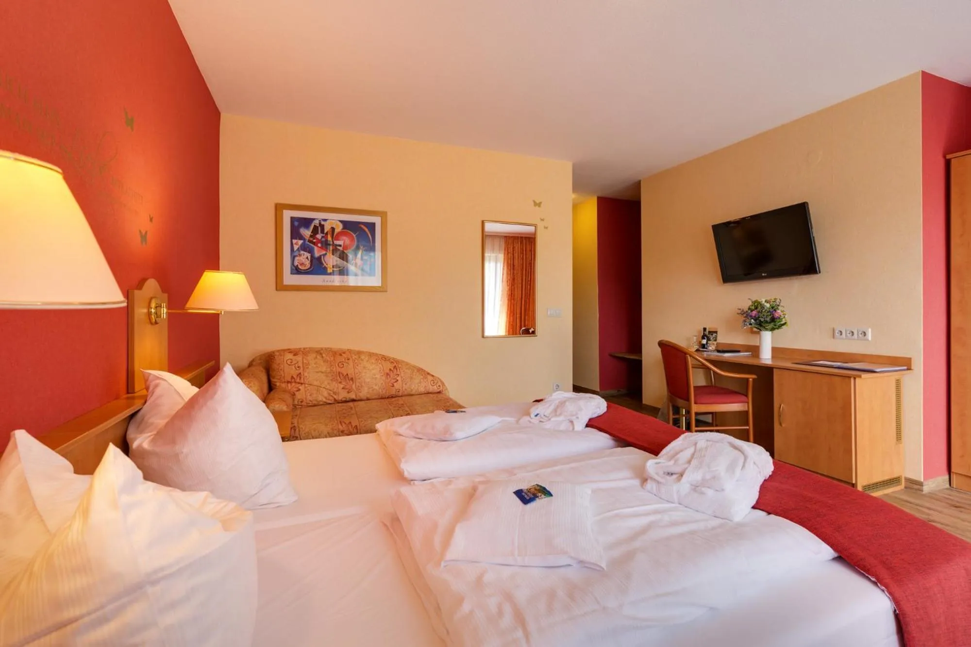 Photo of the whole room, Bed in Hotel Die Kleine Blume