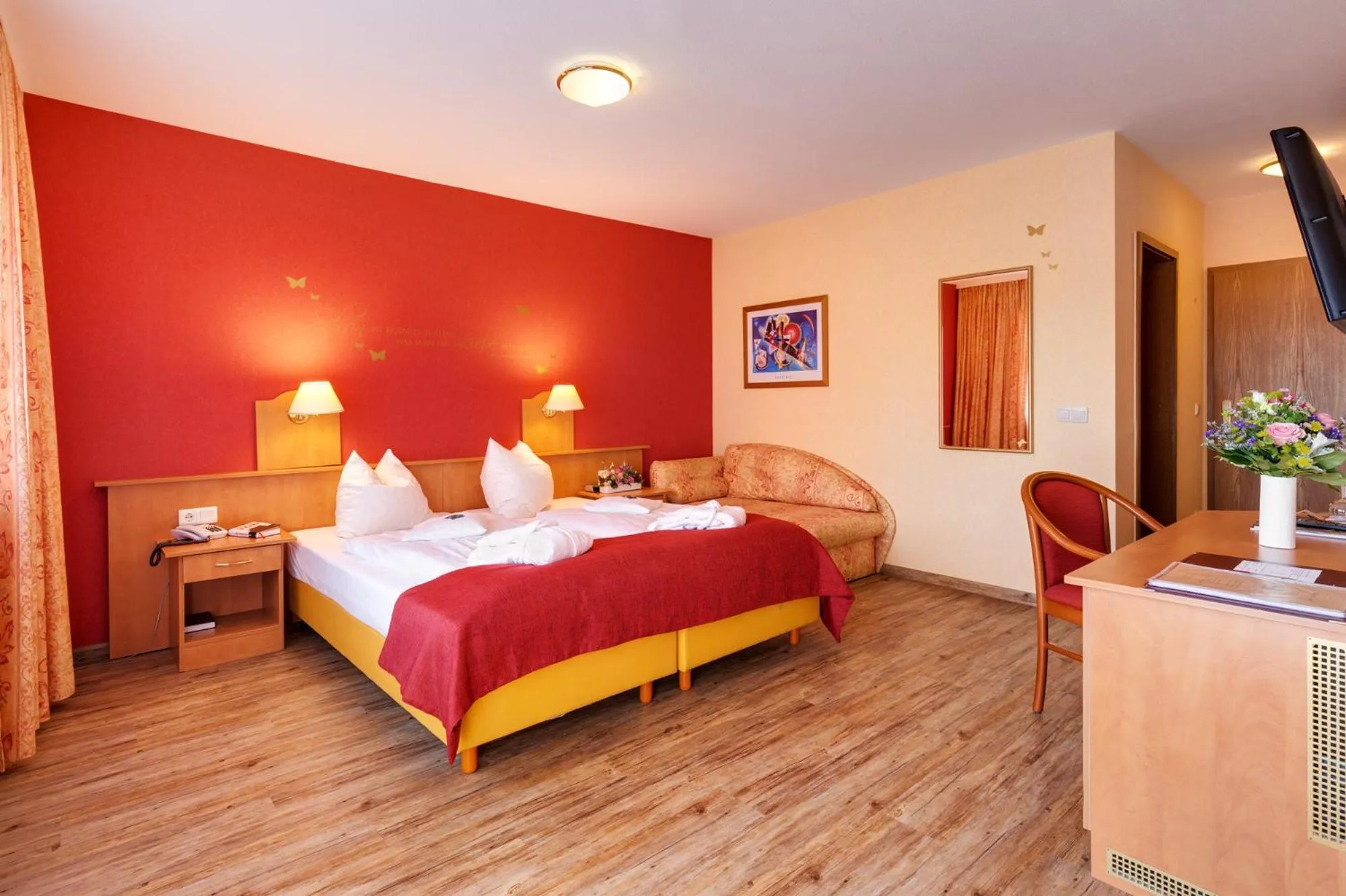 Photo of the whole room, Bed in Hotel Die Kleine Blume