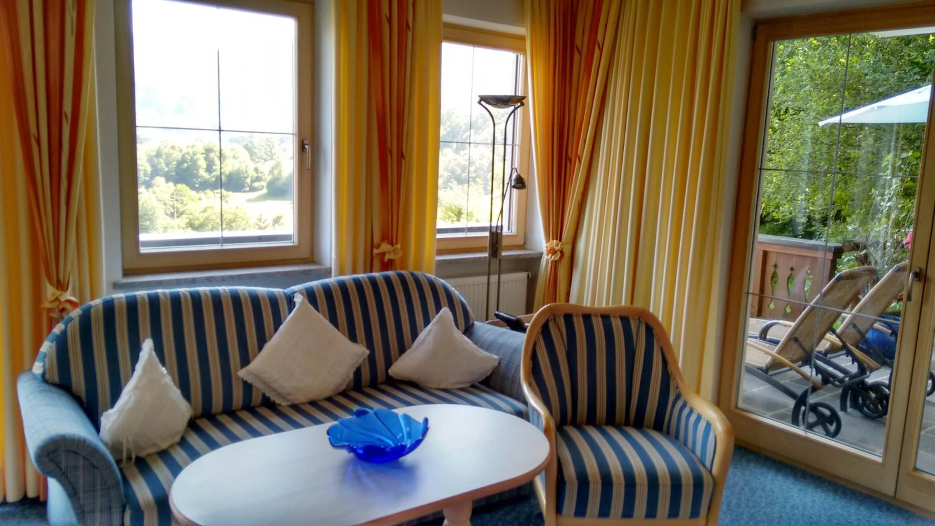 Seating area in Hotel Restaurant Neu Meran