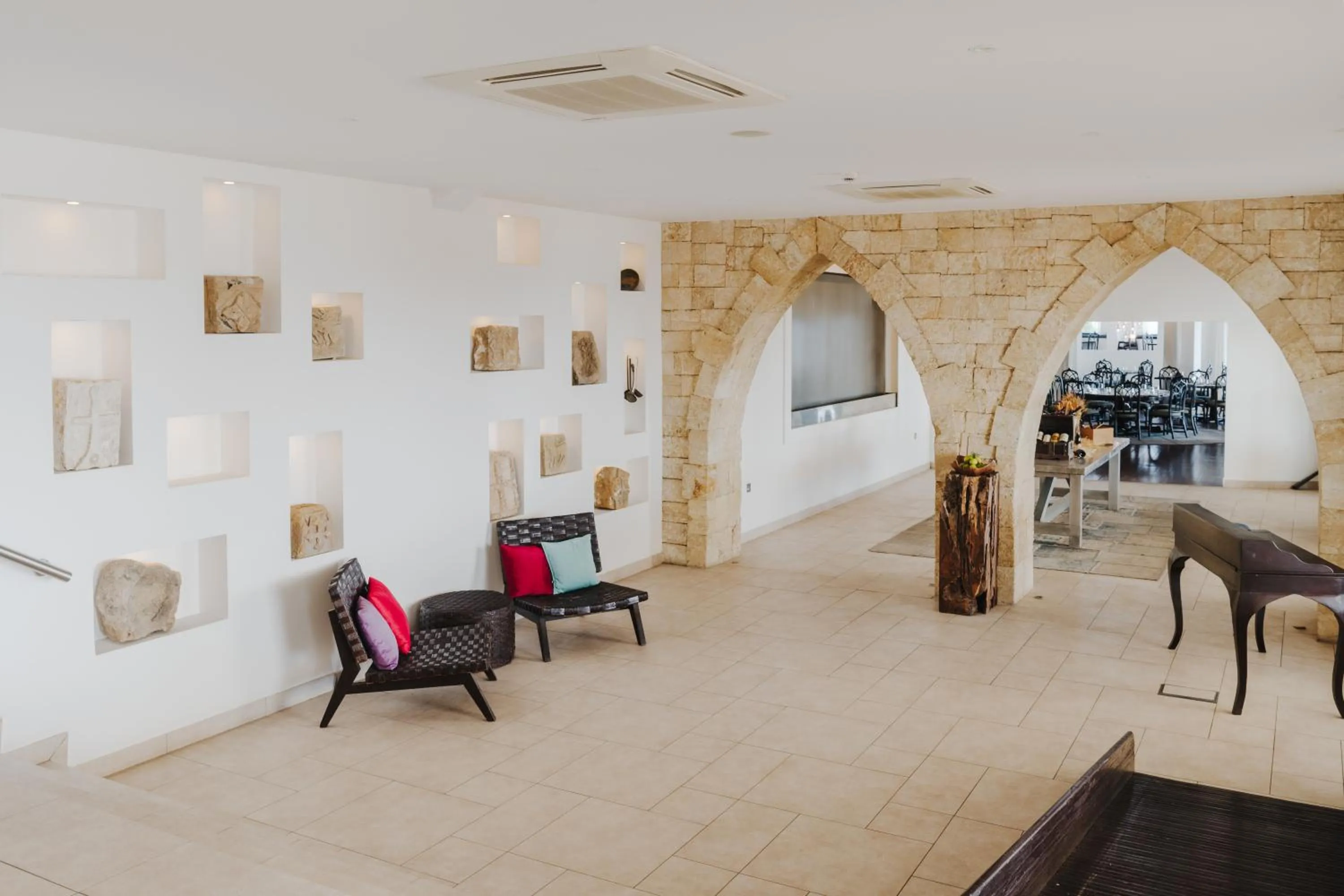 Property building in Arkin Palm Beach Hotel