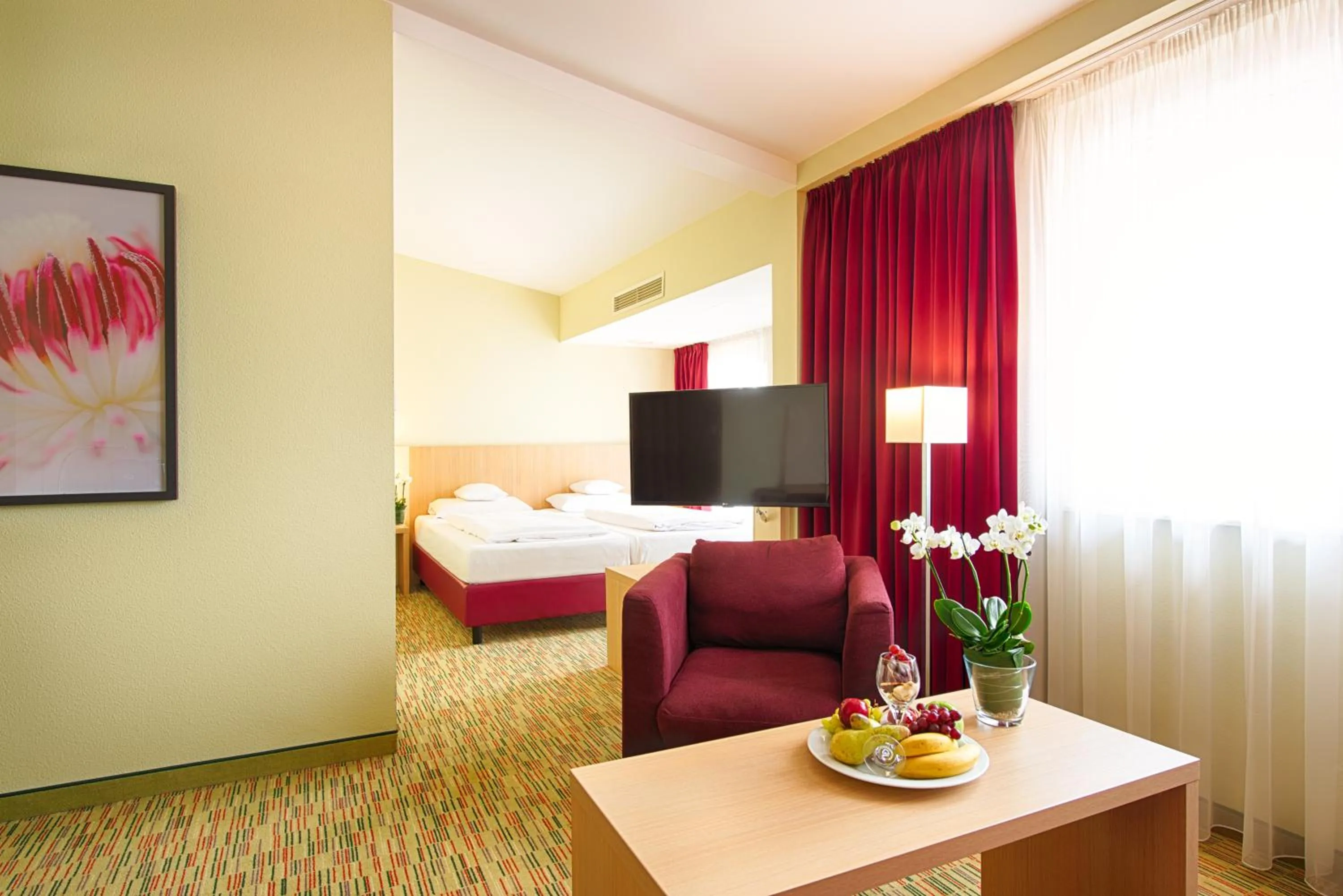 Photo of the whole room, Bed in Welcome Hotel Paderborn