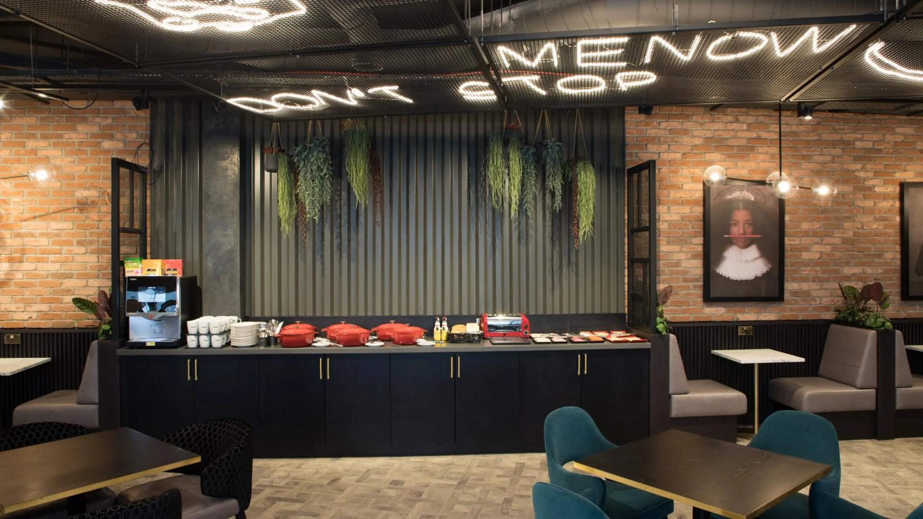 Restaurant/places to eat in Radisson RED London Greenwich The O2