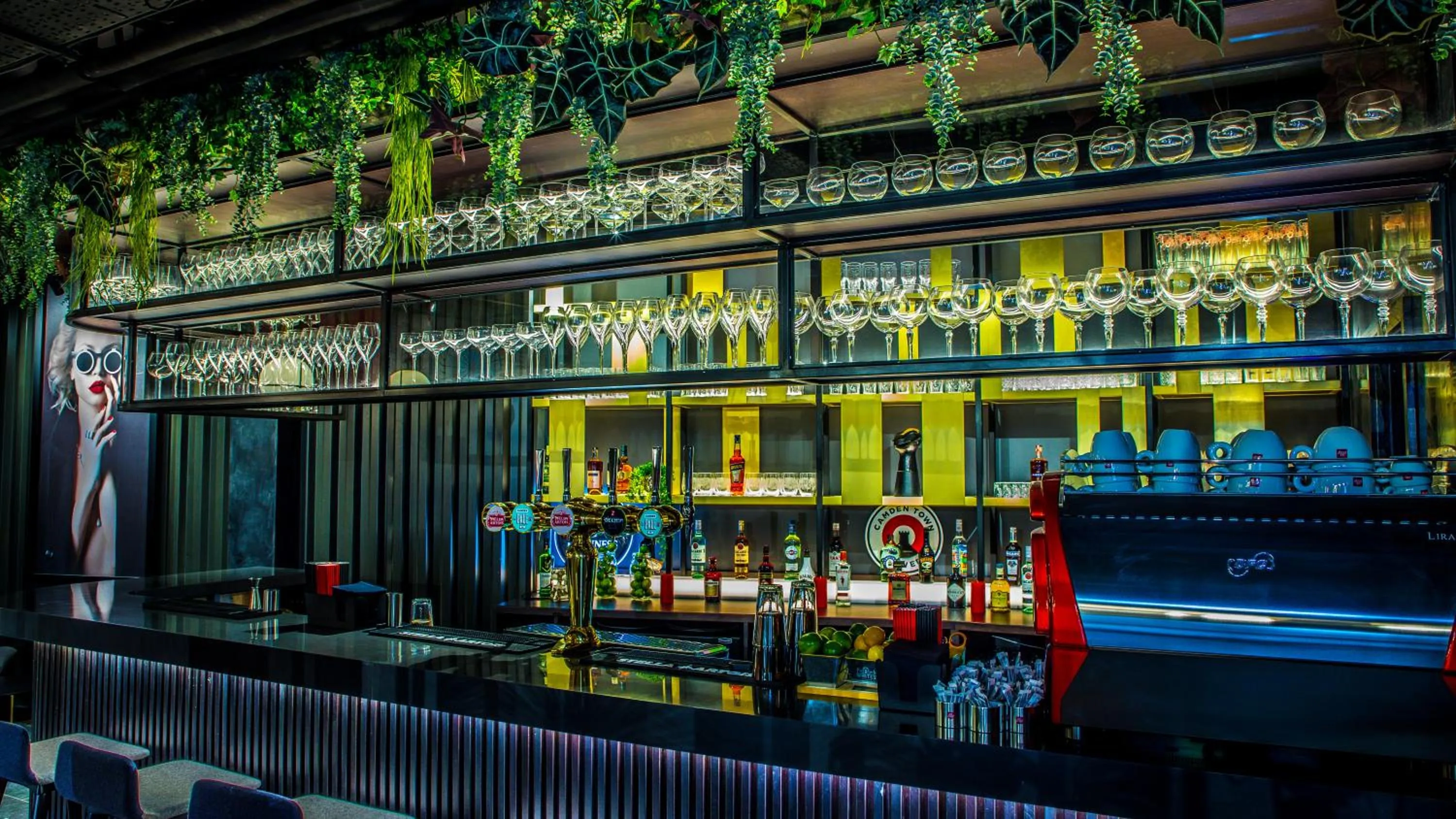 Lounge or bar in Radisson RED London Greenwich The O2