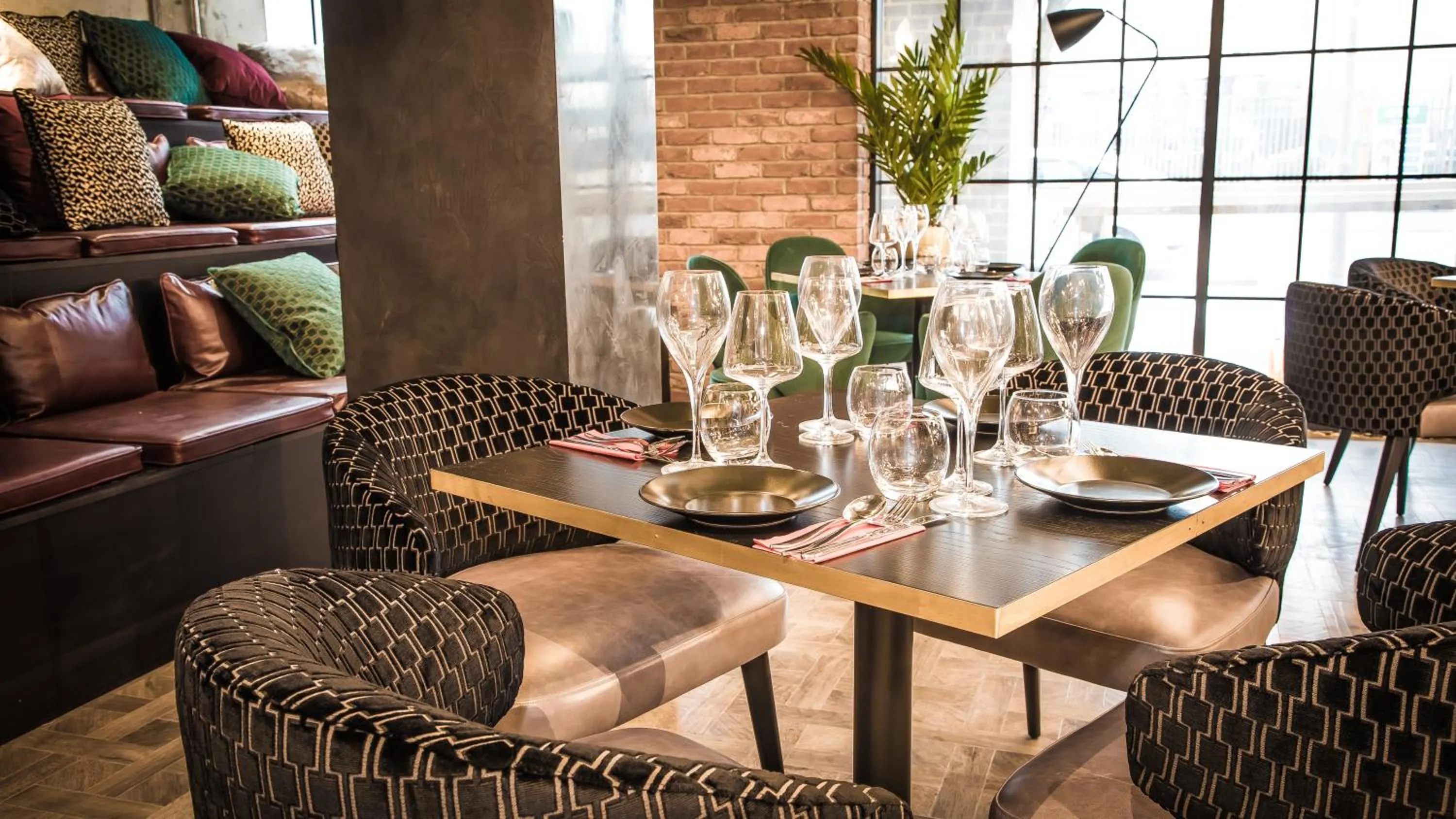 Restaurant/places to eat in Radisson RED London Greenwich The O2