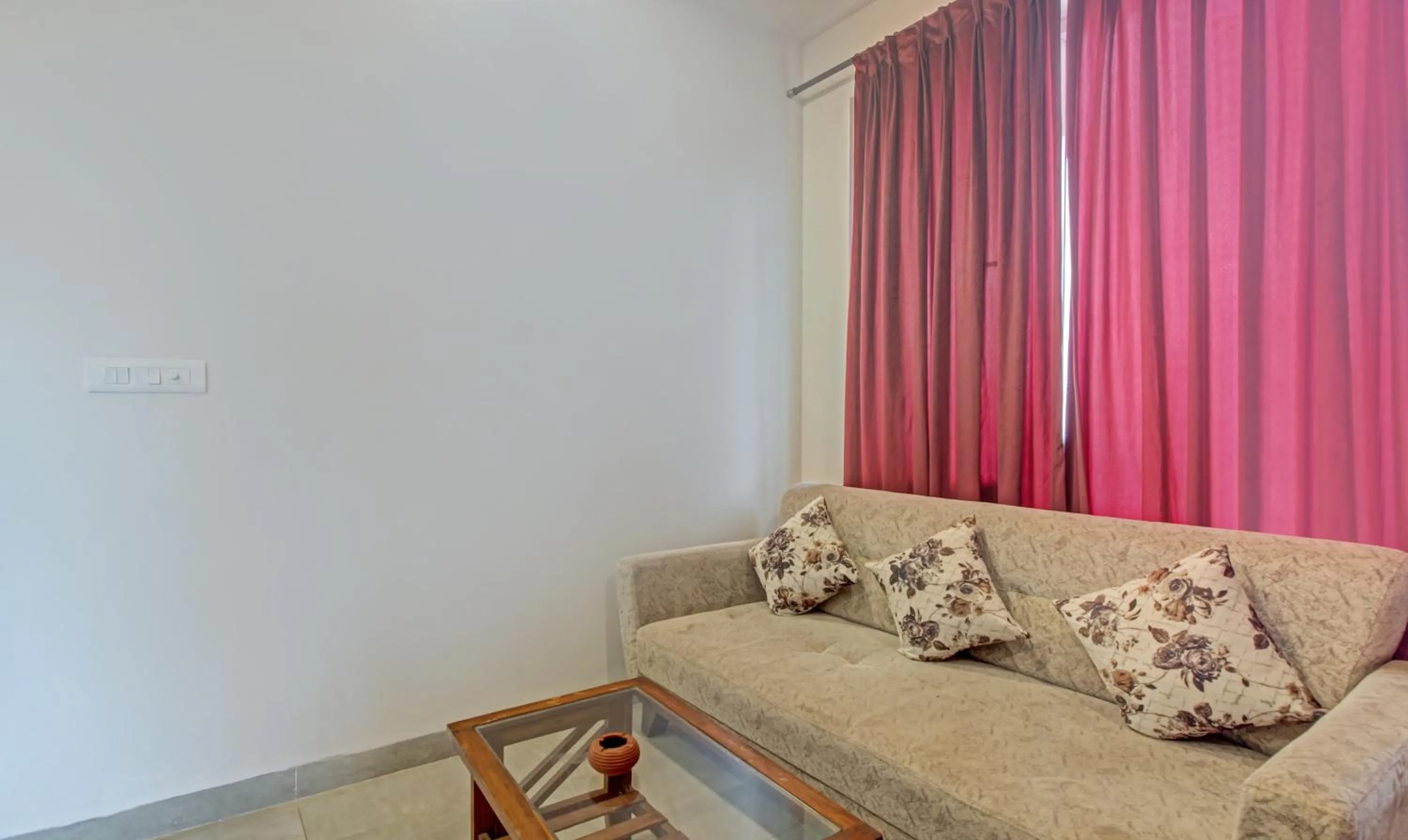 Seating area in Itsy Hotels Tao Residency, 2 Minutes Walk From Baga Beach