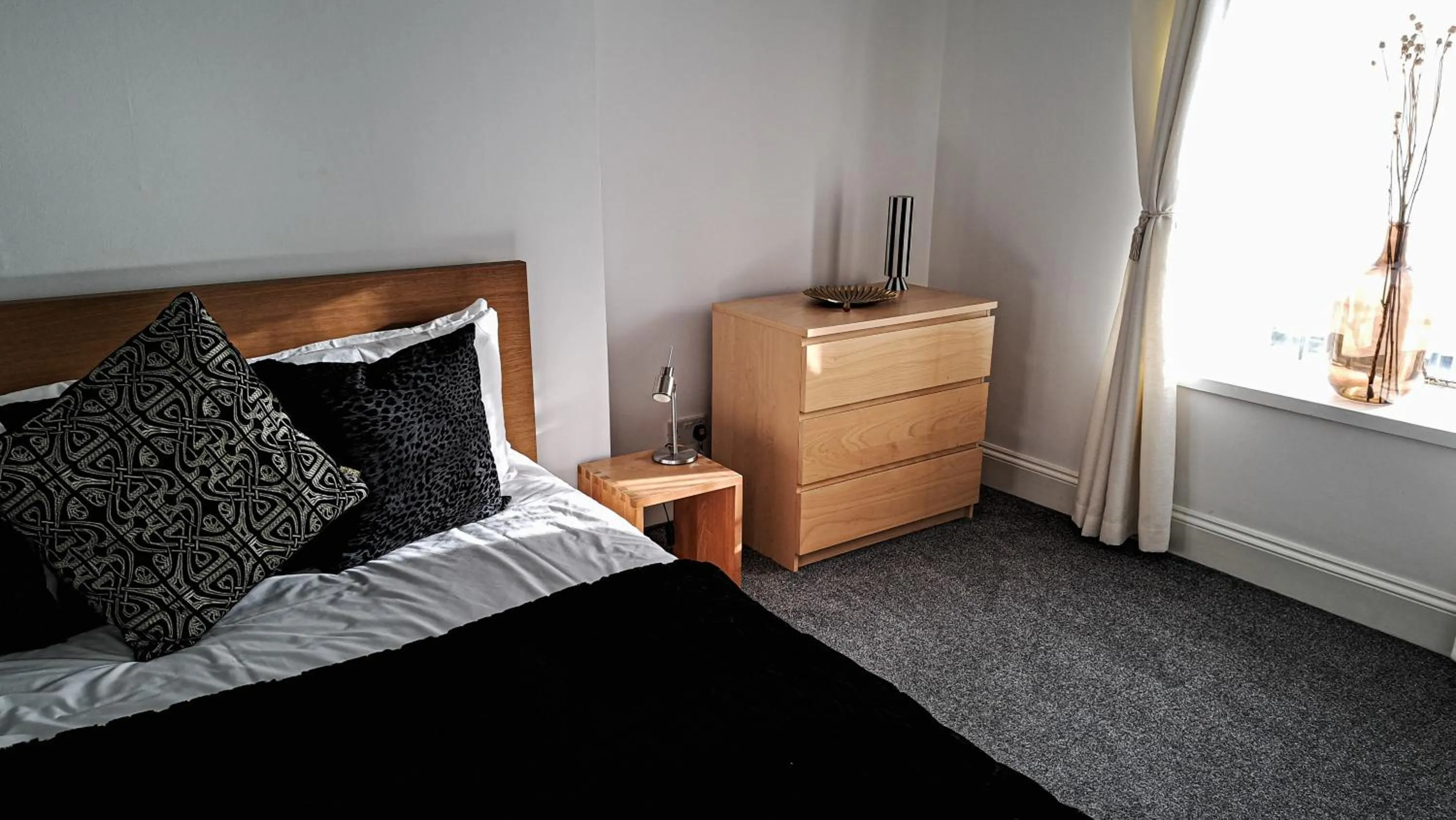 Bedroom, Bed in The Old Vicarage