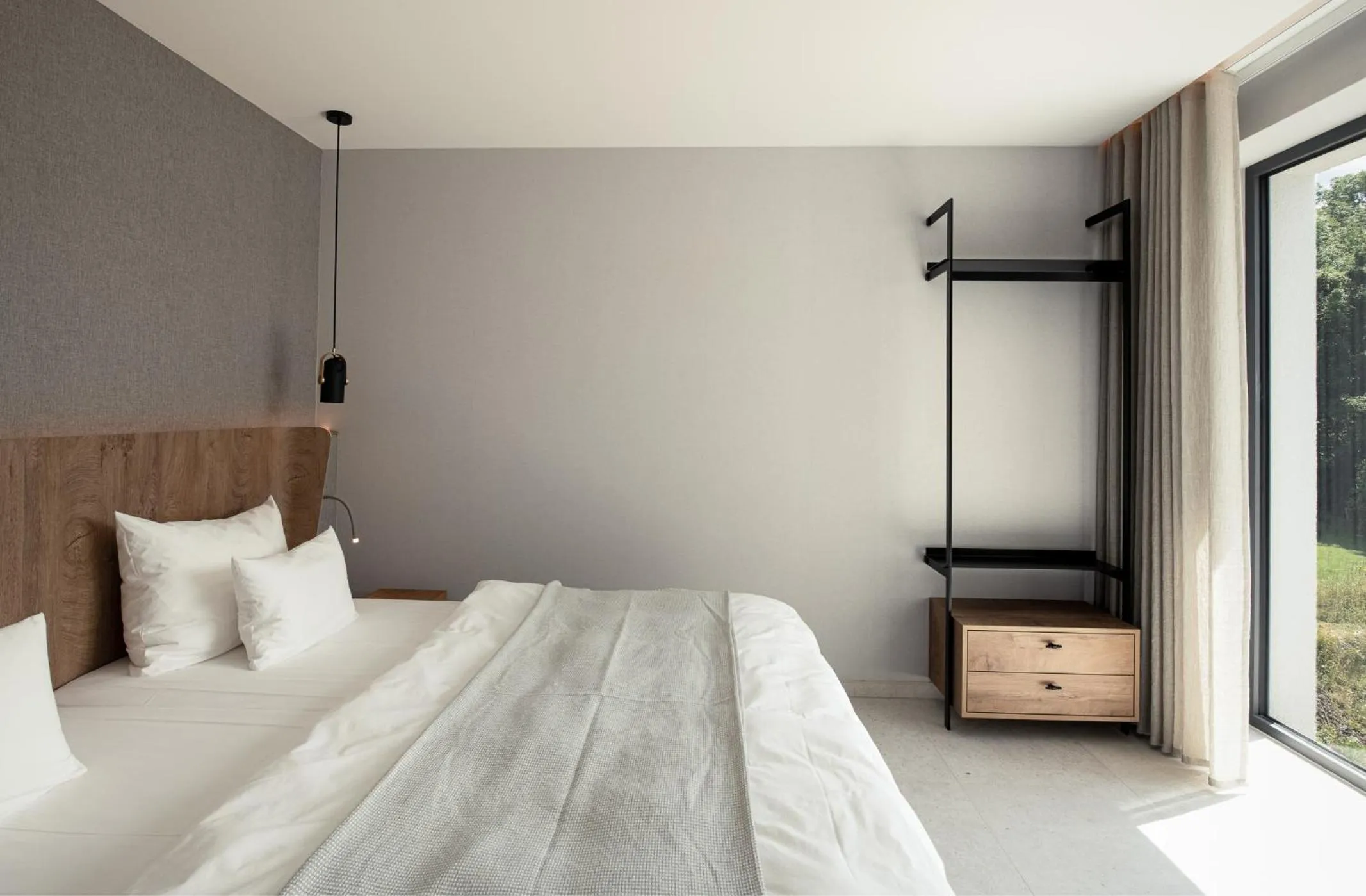 Photo of the whole room, Bed in Hotel VierJahreszeiten am Seilersee