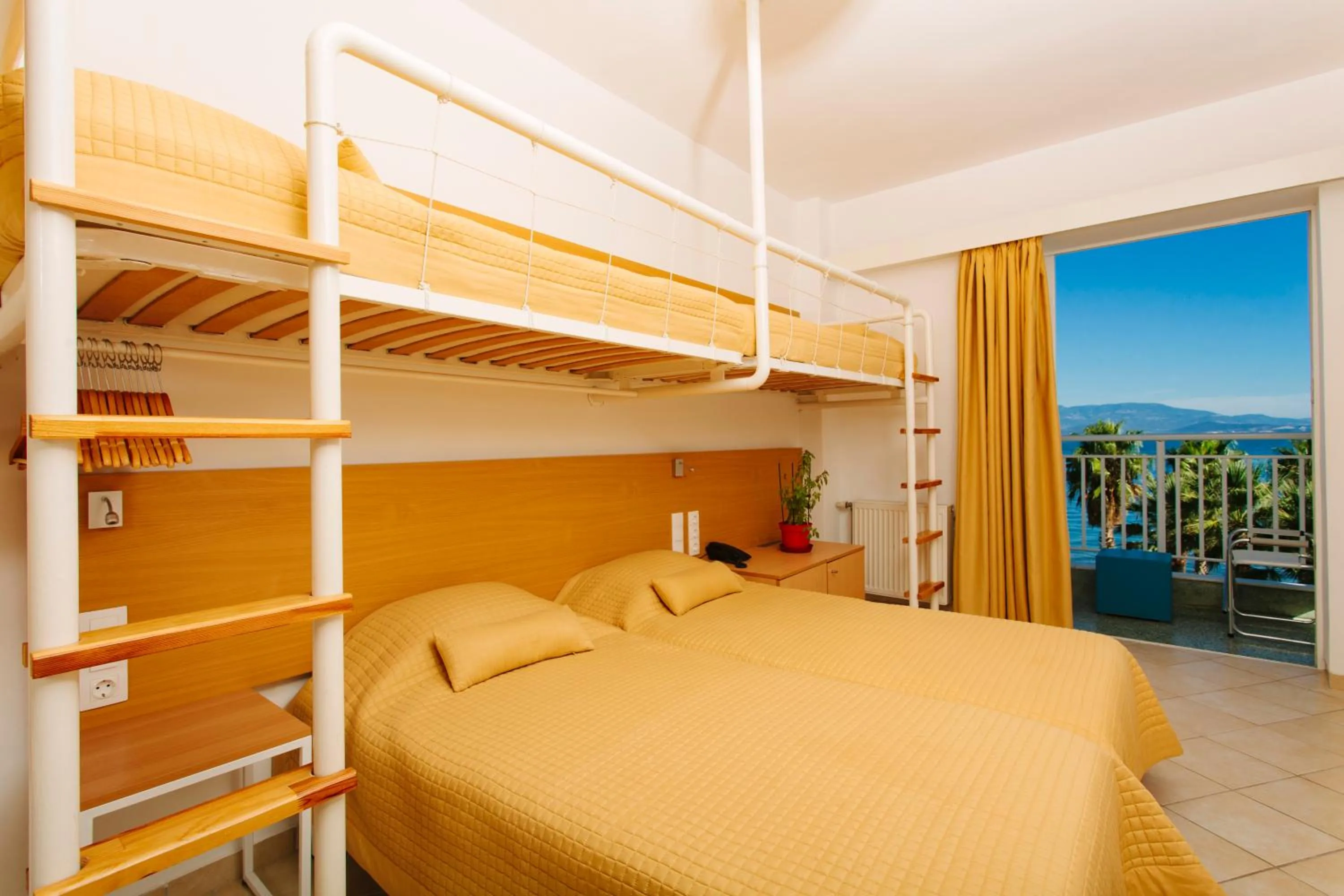 Sea view, Bed in HOTEL SISSY