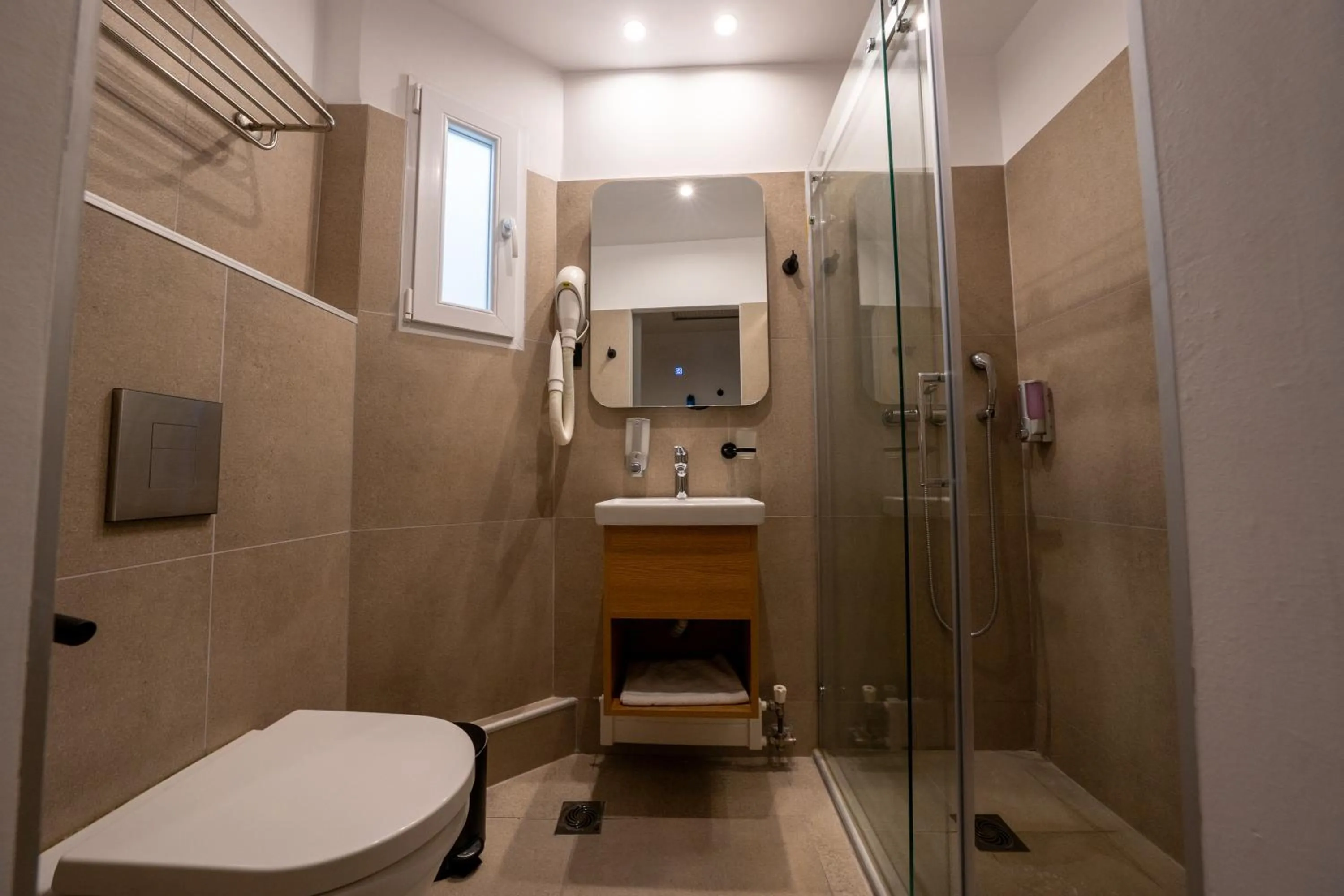 Shower in HOTEL SISSY