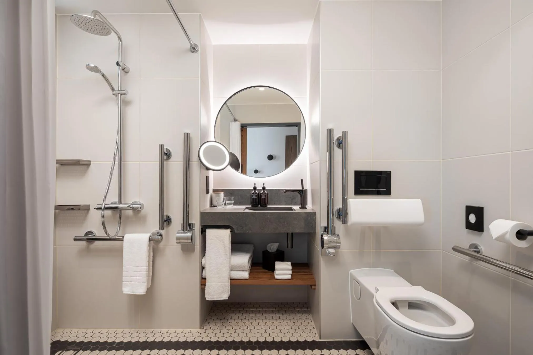 Toilet in The Gantry London, Curio Collection By Hilton