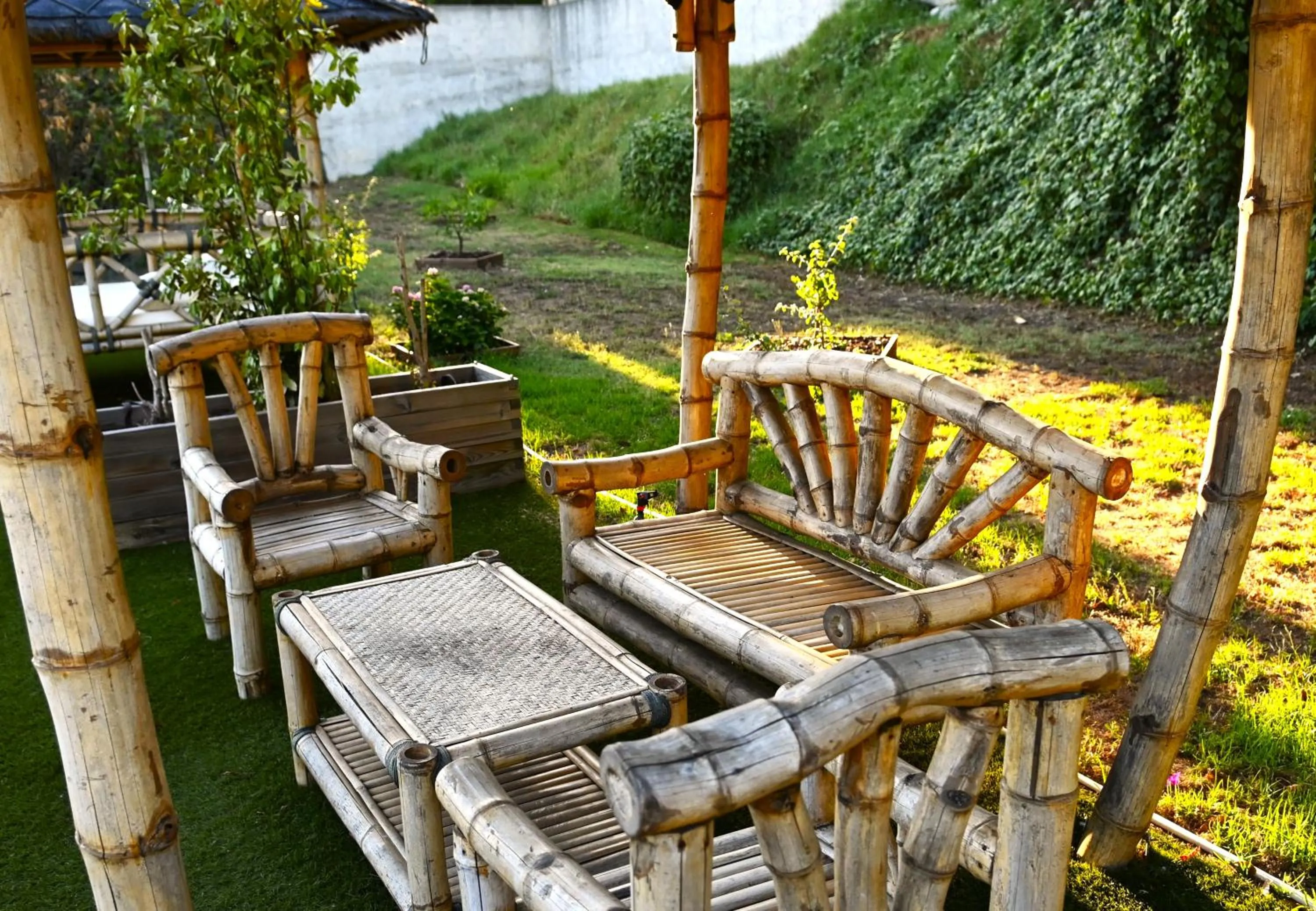 Patio in Les Jardins de Bormes, hôtel adult only avec sauna & jacuzzi