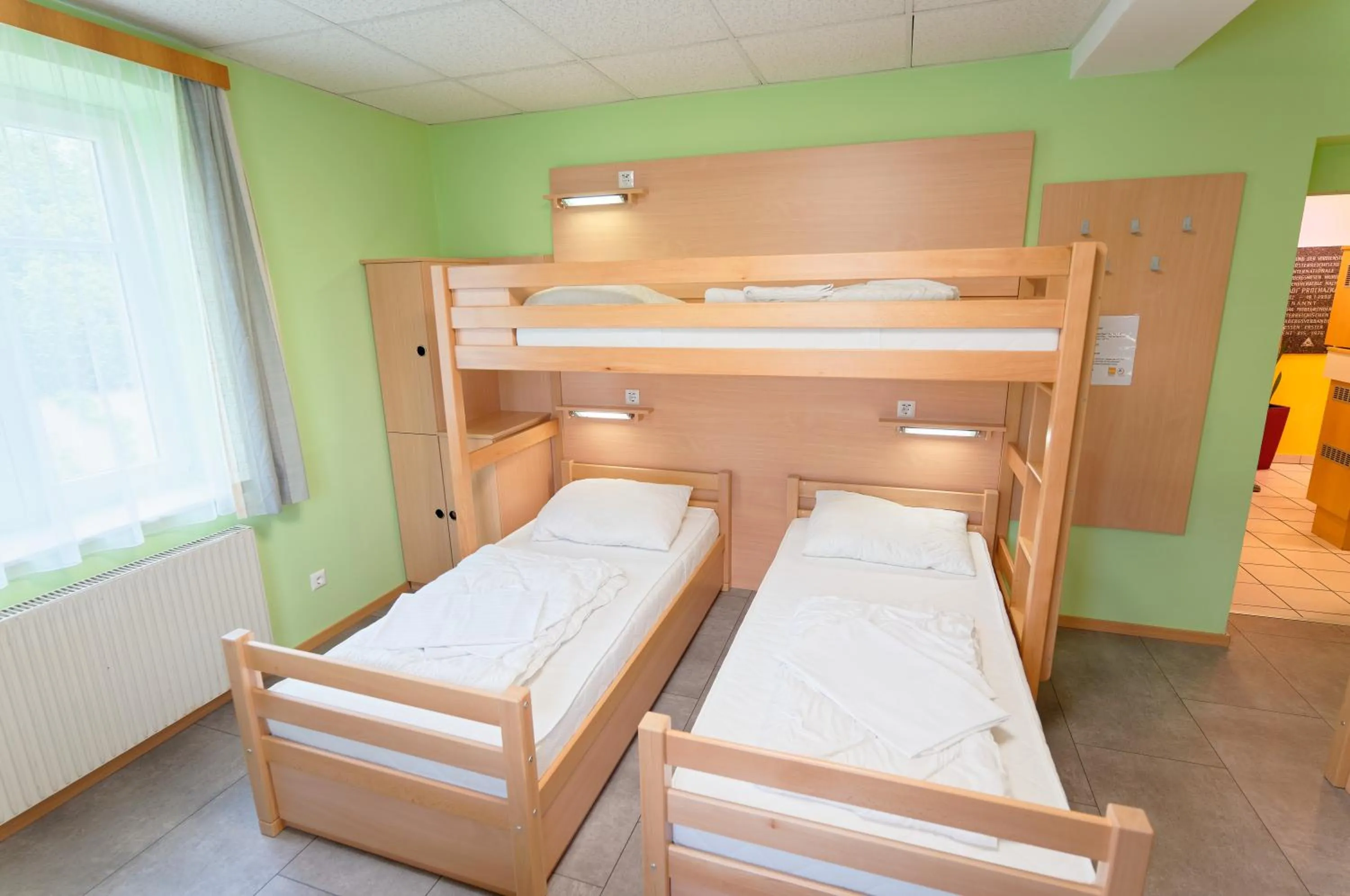 Photo of the whole room, Bed in Radfahrerherberge Krems