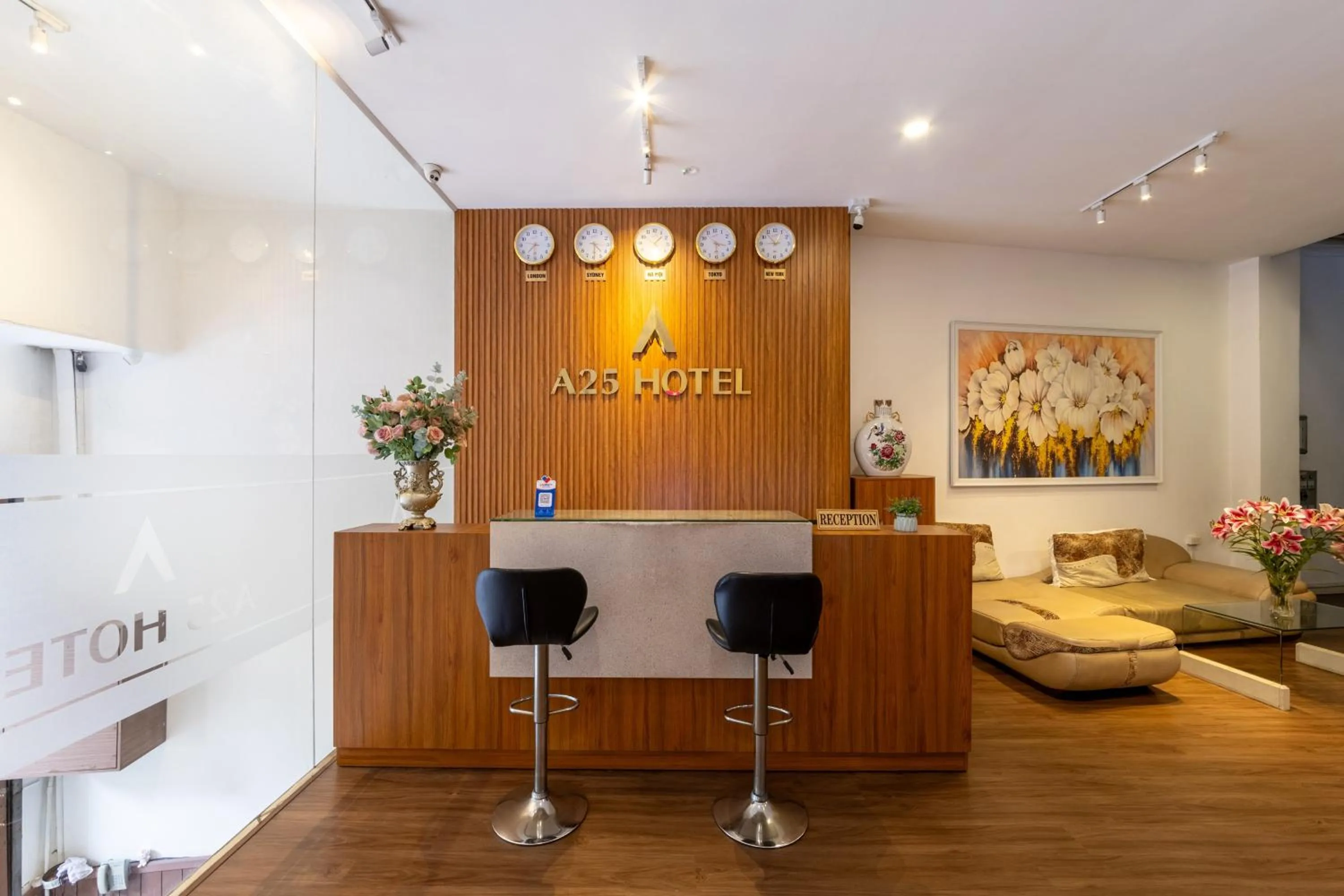 A25 Hotel - 14 Phó Đức Chính