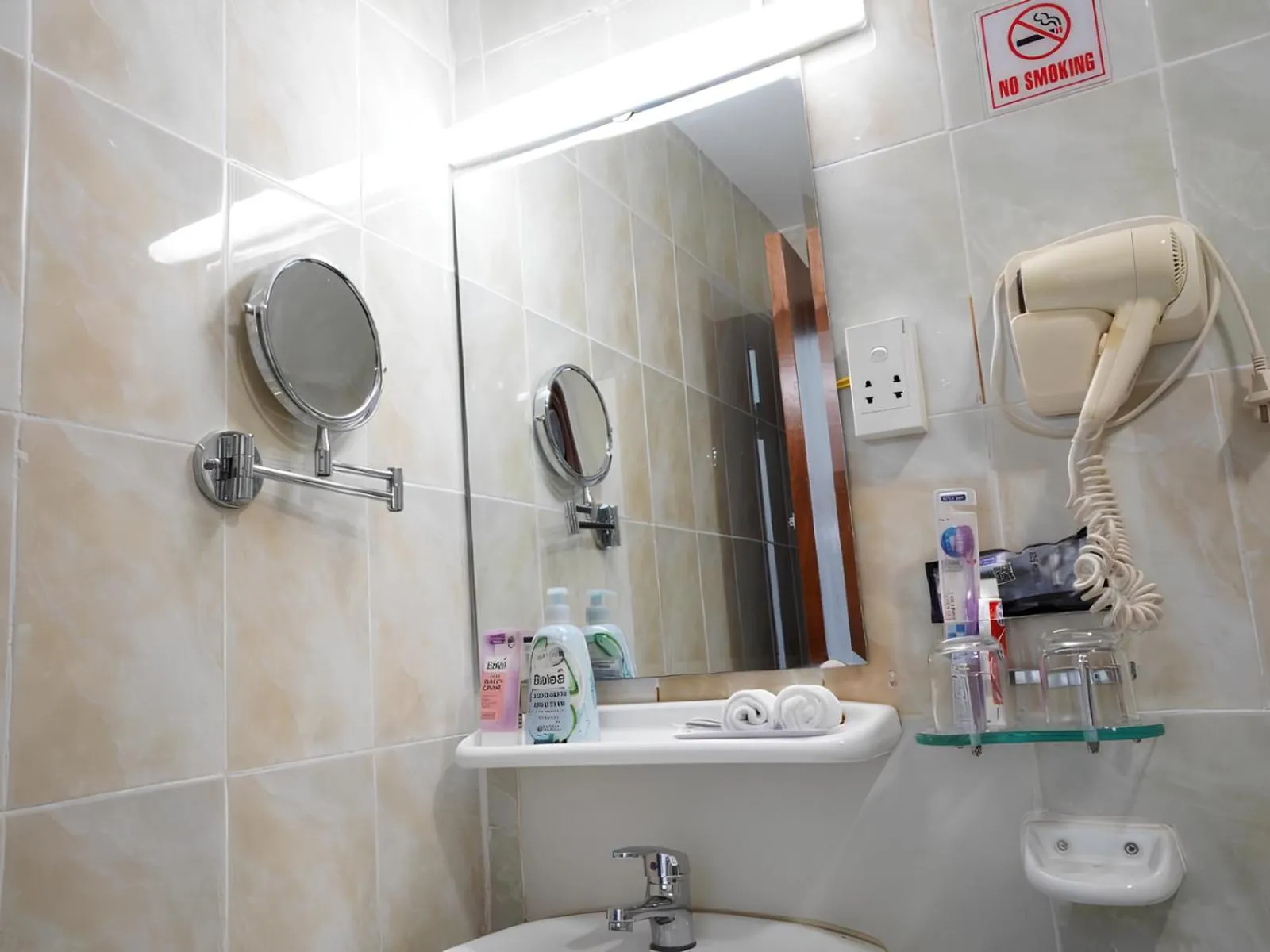 A25 Hotel - 14 Phó Đức Chính