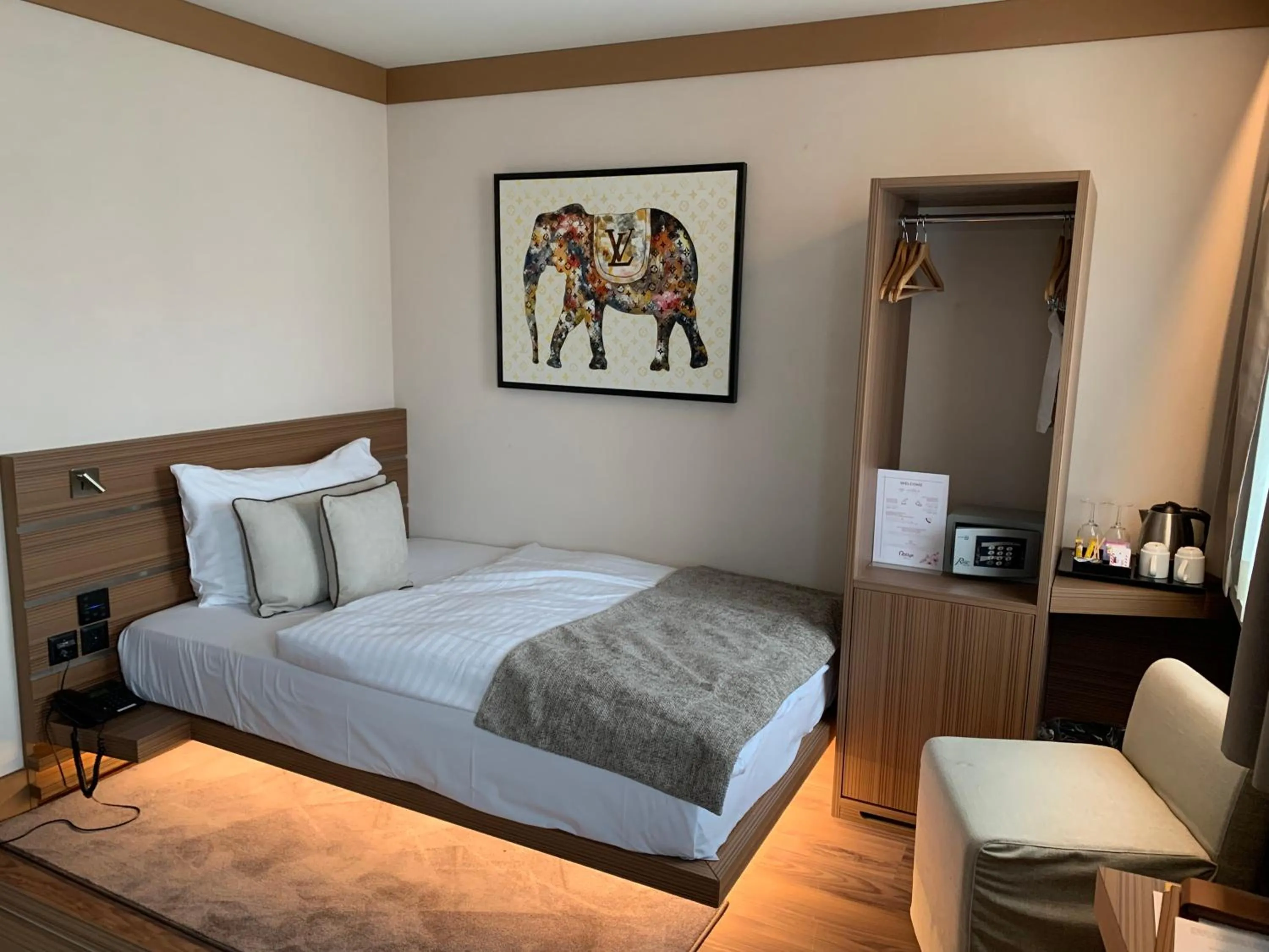 Bedroom, Bed in Hôtel Rallye & Entrées aux Bains de la Gruyère