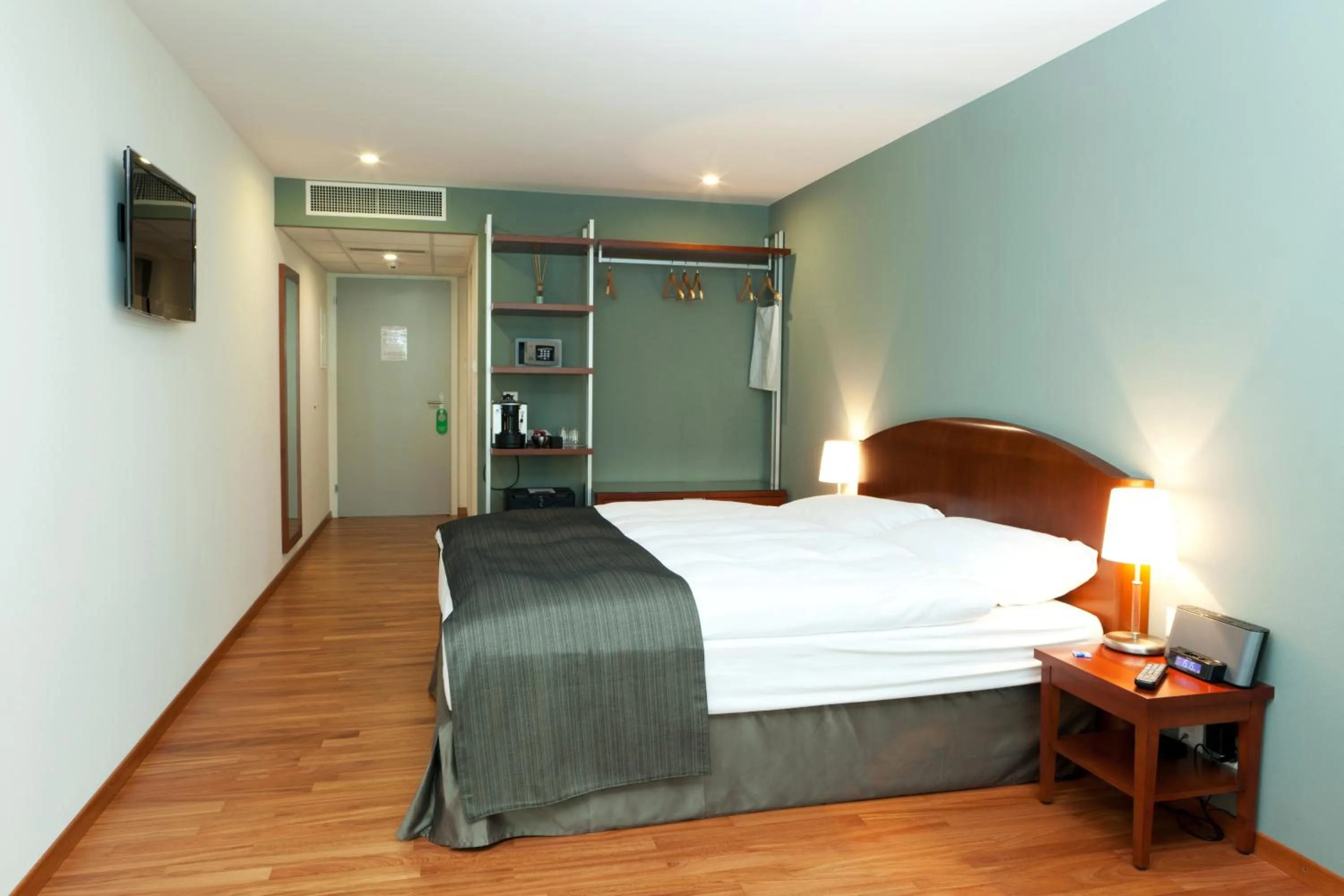 Bedroom, Bed in Hôtel Rallye & Entrées aux Bains de la Gruyère