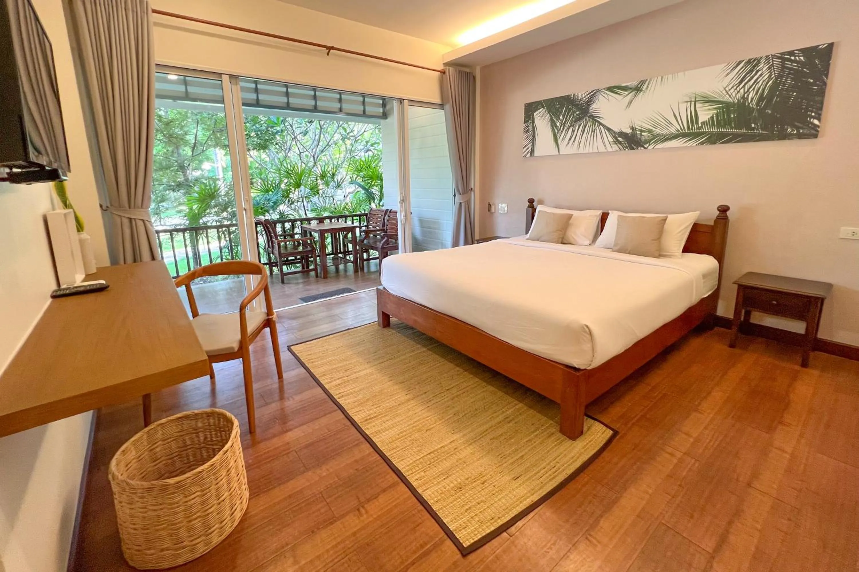 Bed in Nisasiri Boutique Resort
