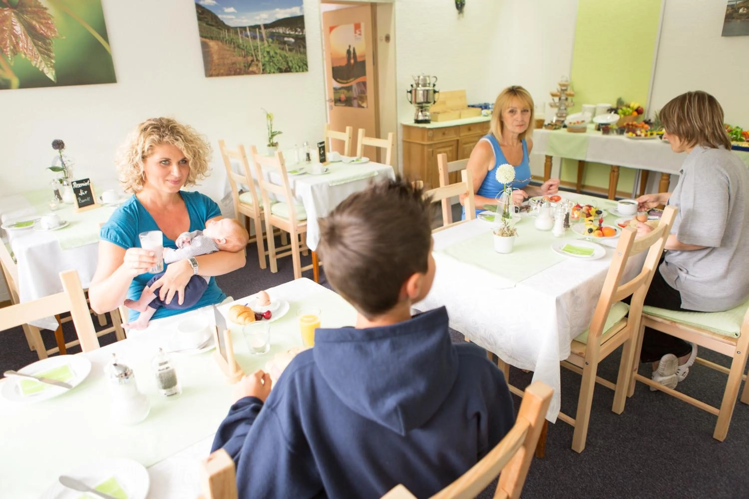 Restaurant/places to eat in Hotel Emmerich