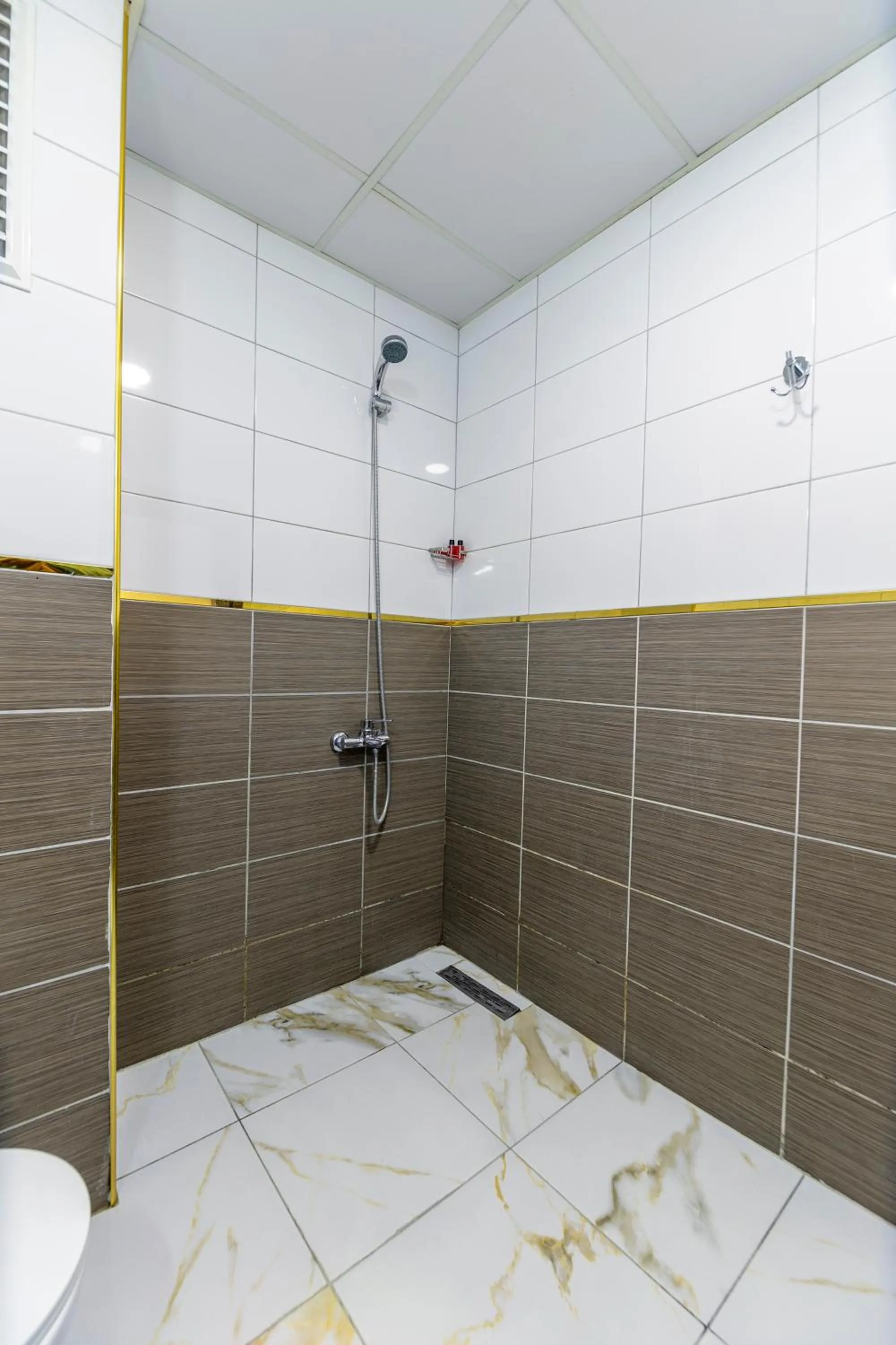 Shower in HOTEL ÜMİT YENİKAPI