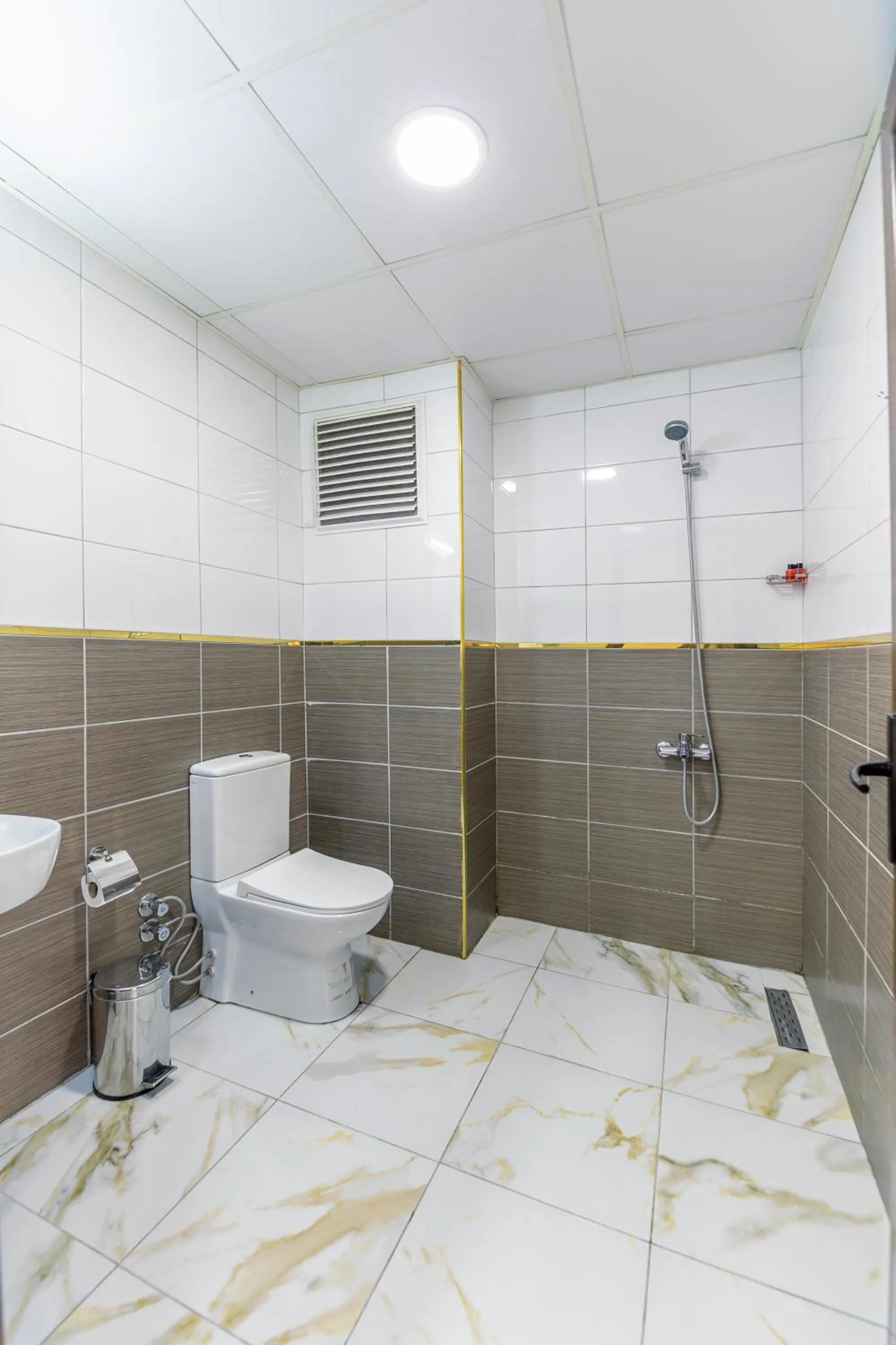 Shower in HOTEL ÜMİT YENİKAPI