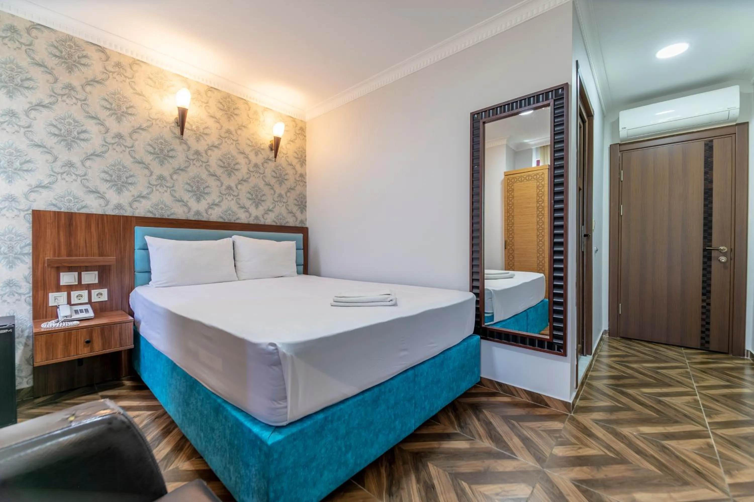 Photo of the whole room, Bed in HOTEL ÜMİT YENİKAPI