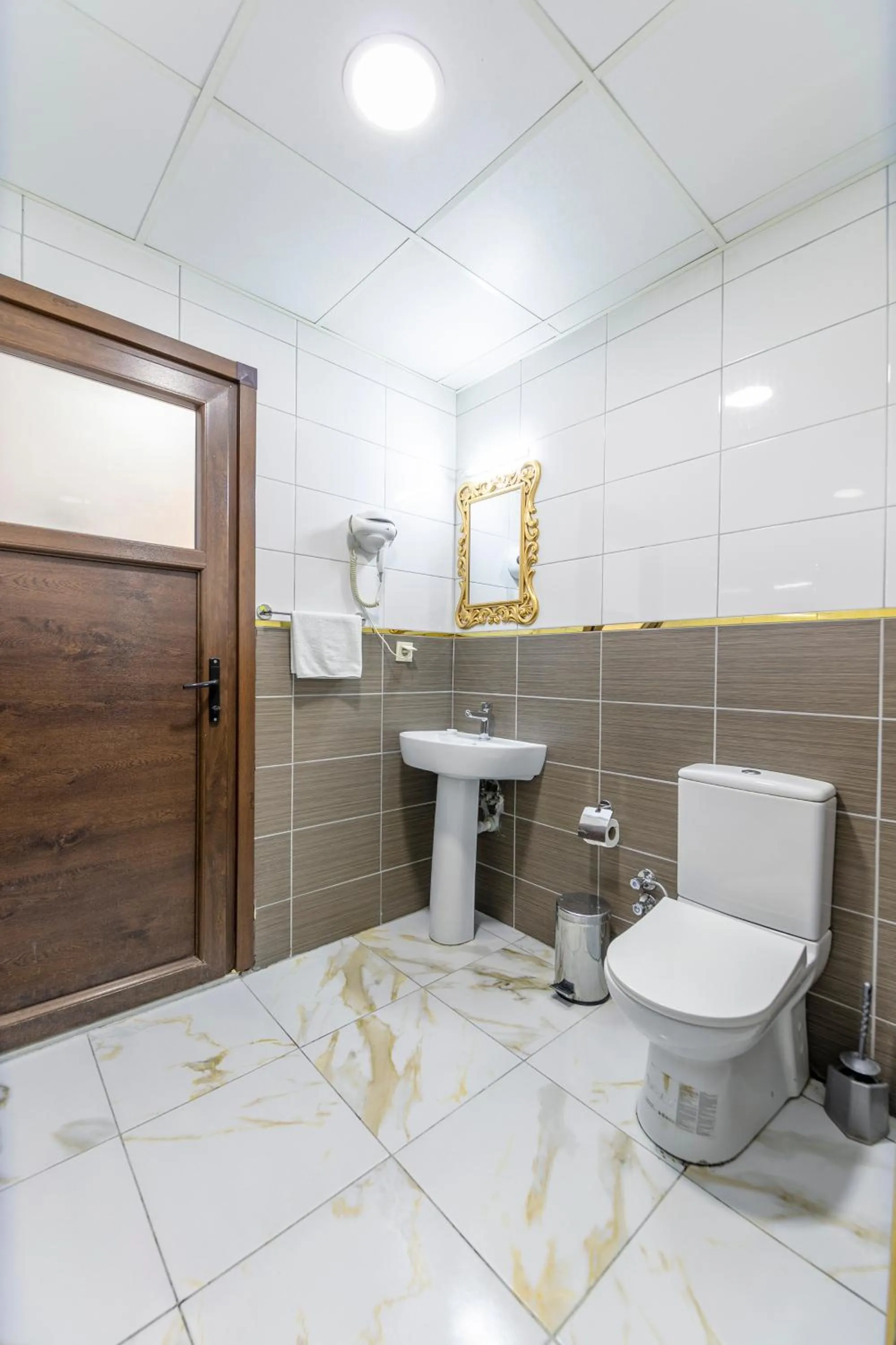 Shower in HOTEL ÜMİT YENİKAPI