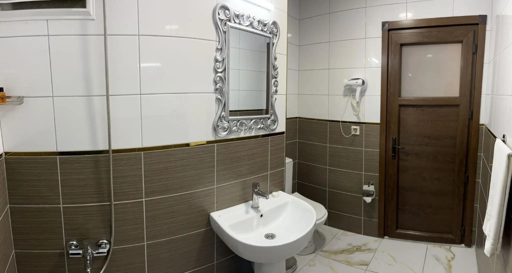 Shower in HOTEL ÜMİT YENİKAPI