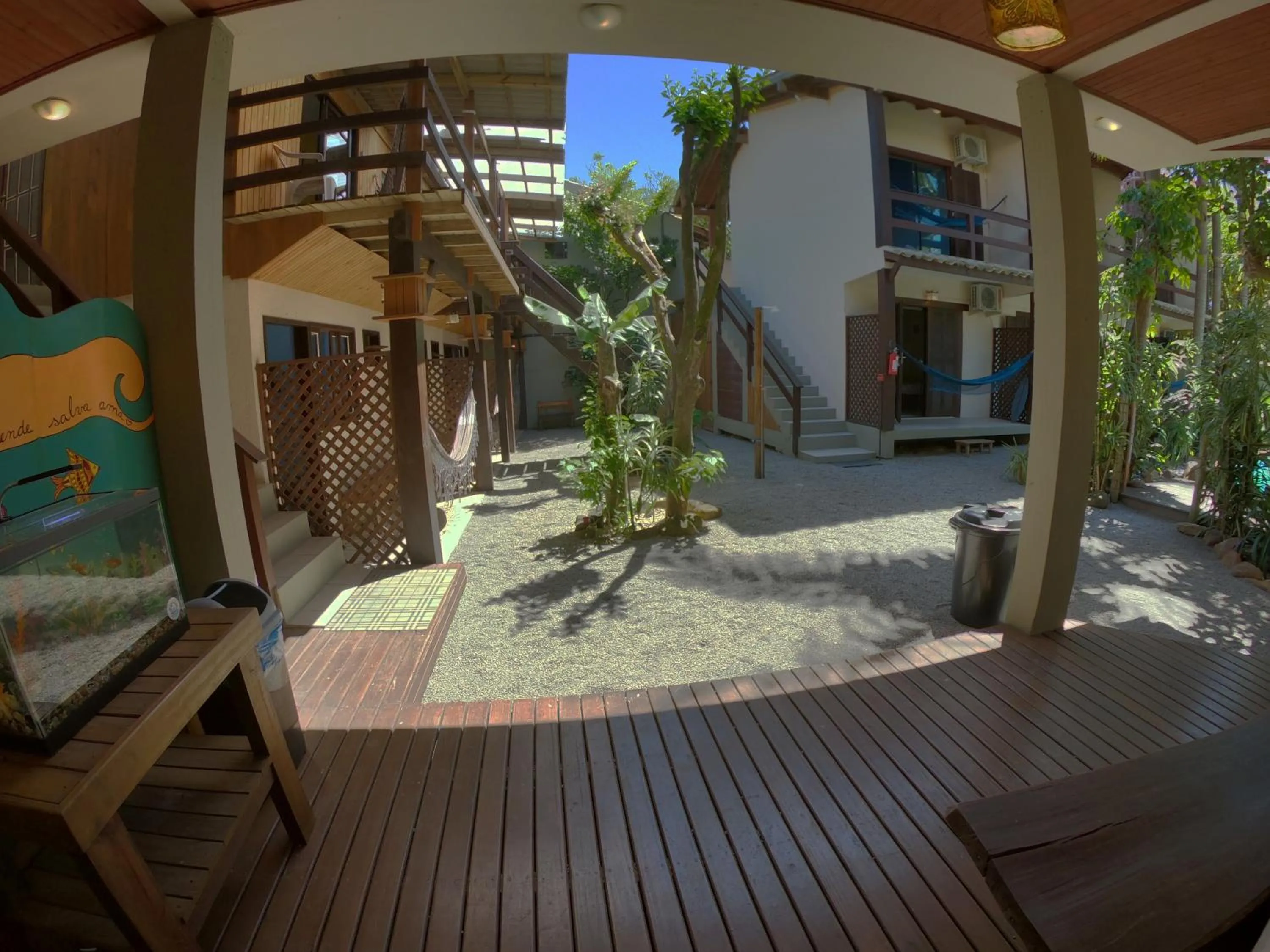 Patio in Pousada El Pátio da Ferrugem uma quadra da praia